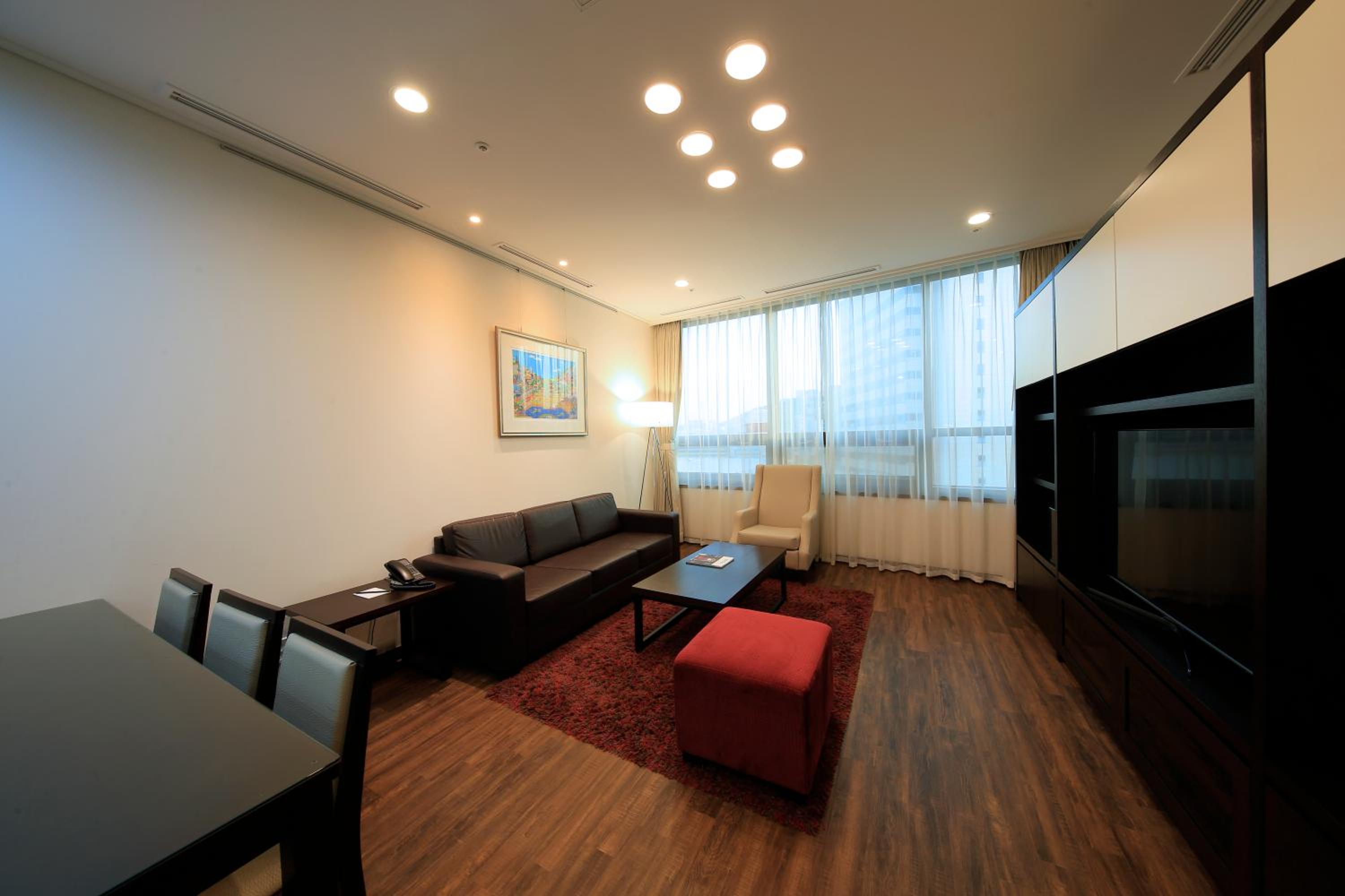 [ECO STAY-NO DAILY CLEANING] Three-Bedroom Deluxe Apartment (4 Adults)