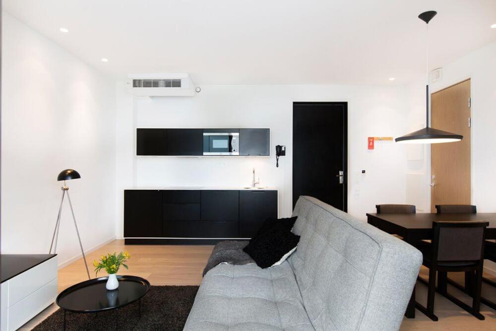 Large Double Room - Photo 5