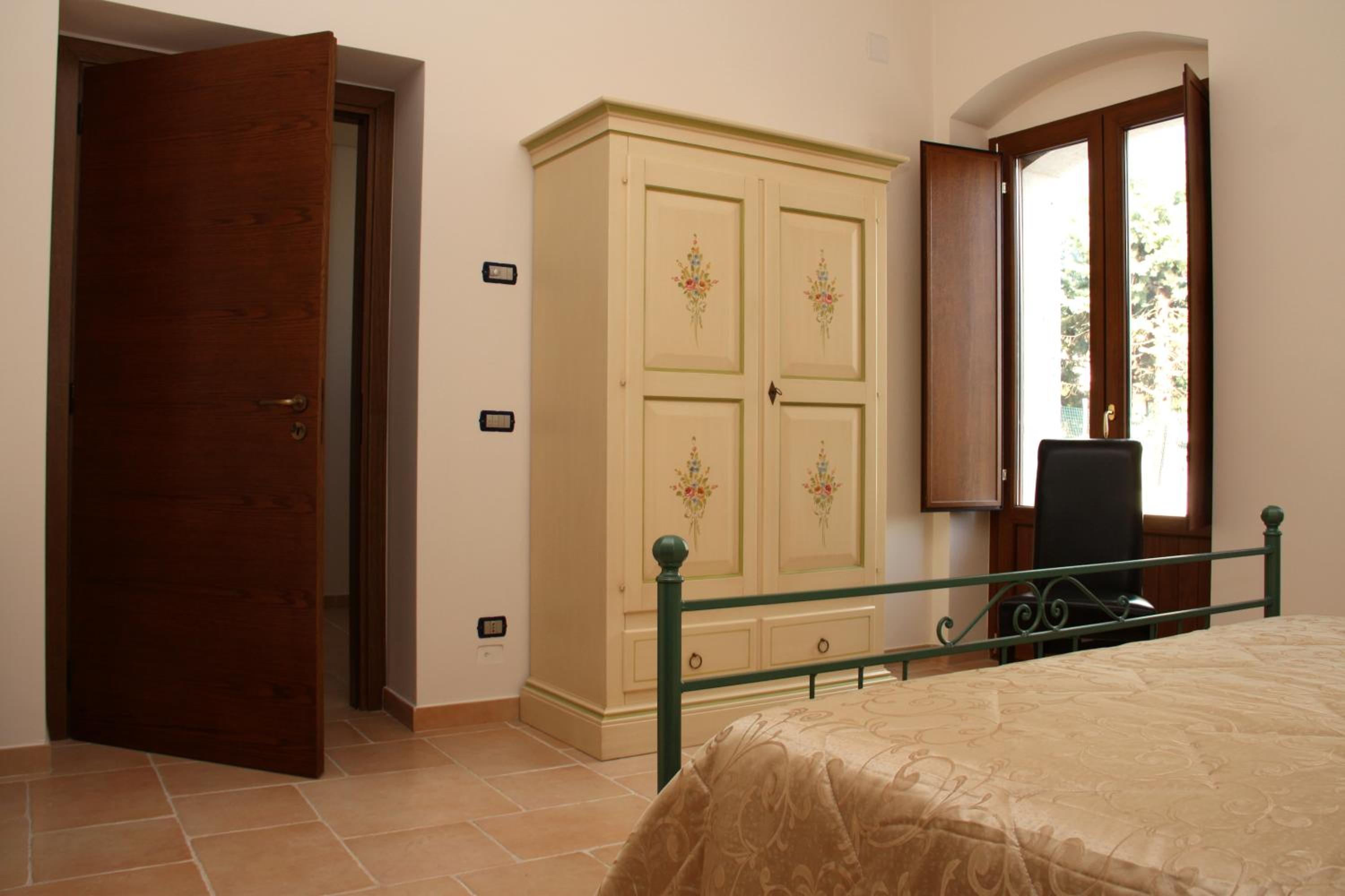 Double Room - Disability Access photo 3