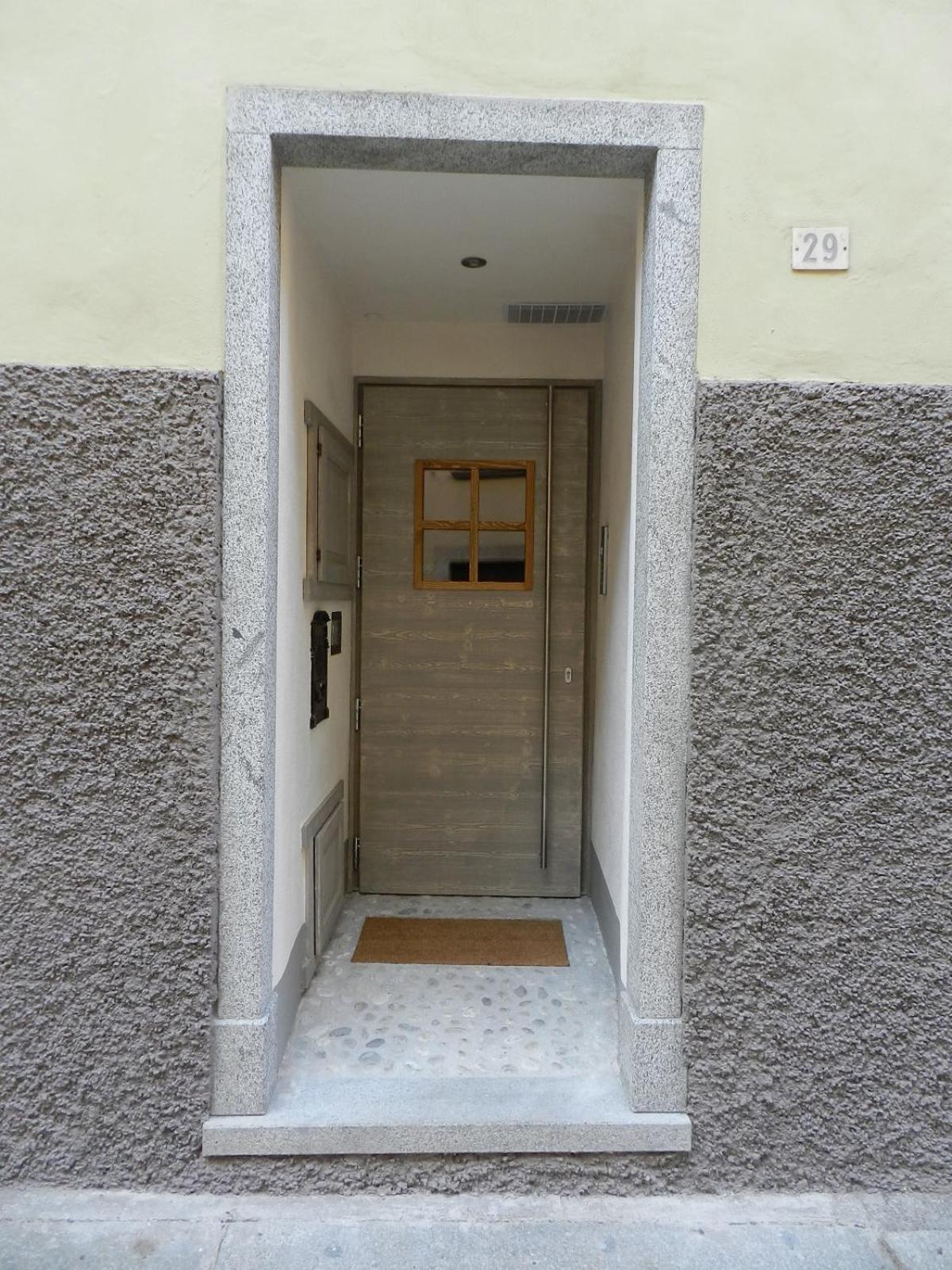 Studio - Photo 15