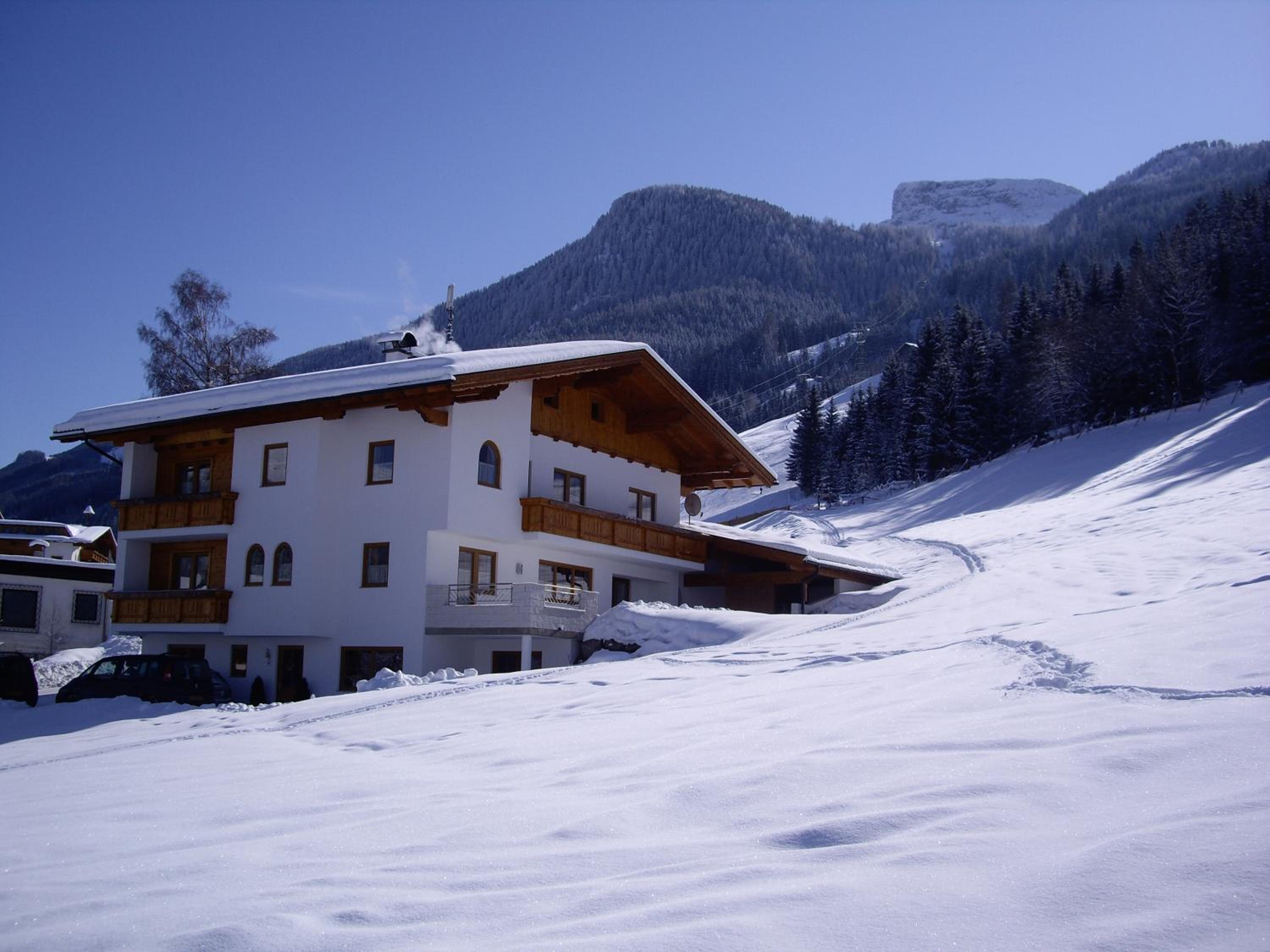 Apartment with Mountain View photo 3