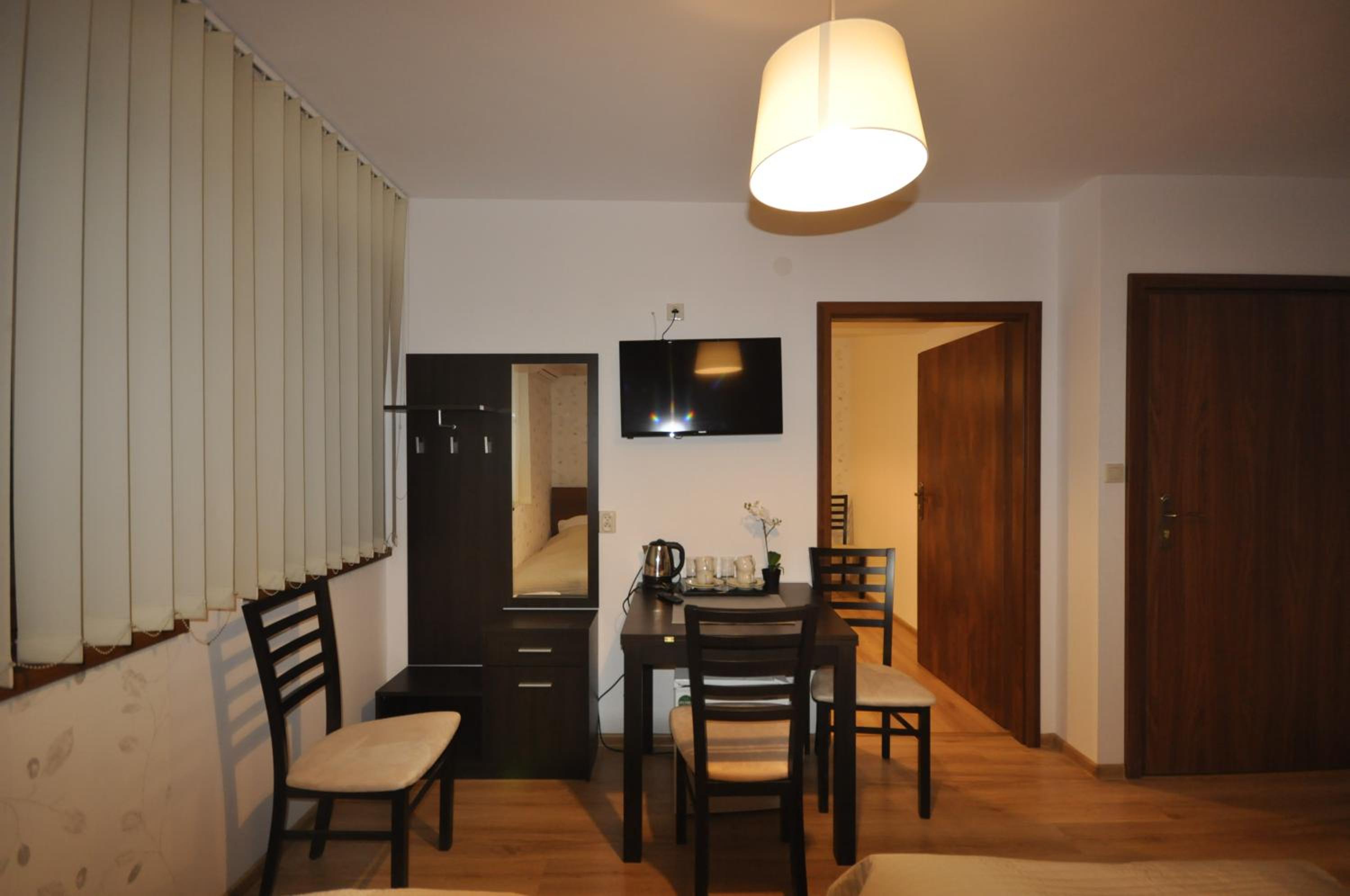 Quadruple Room with Balcony photo 2