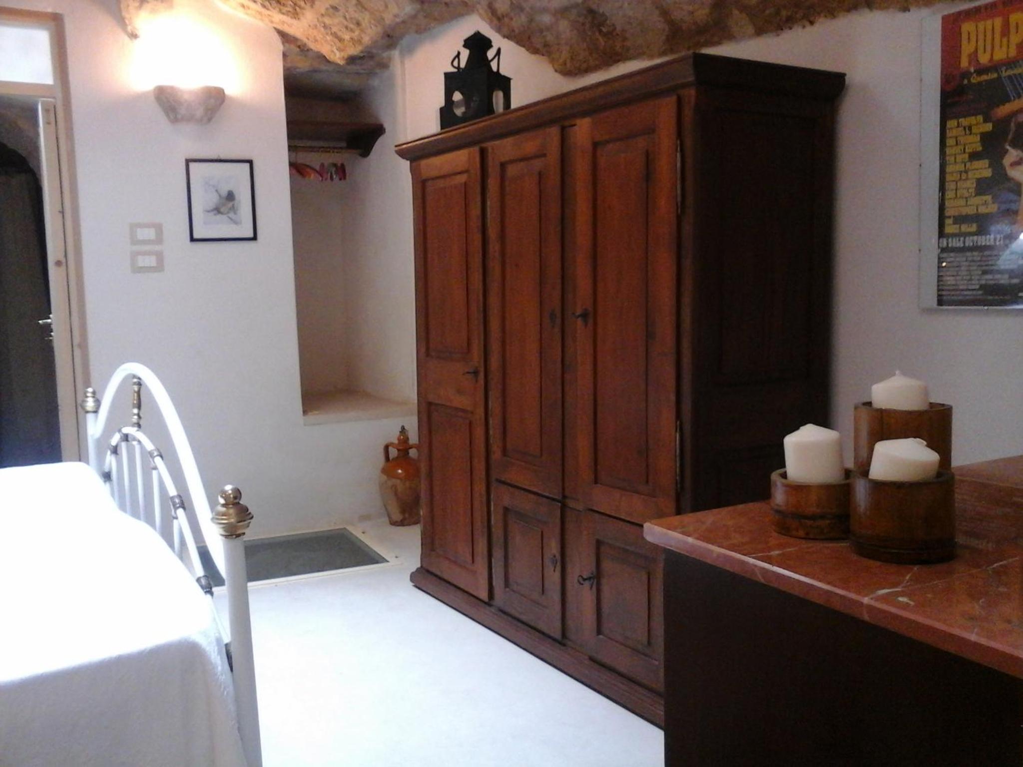 One-Bedroom House photo 1