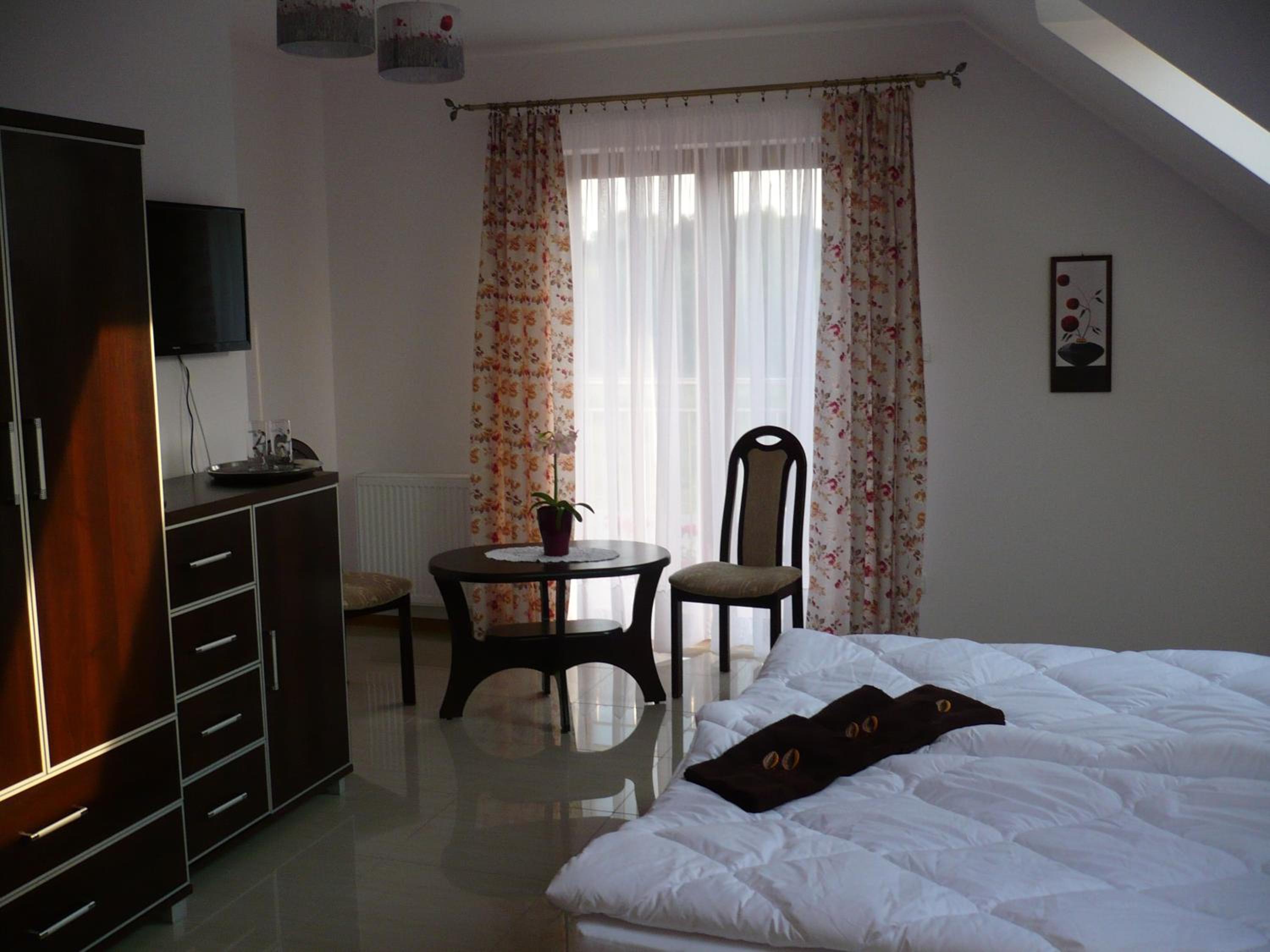 Double or Twin Room - Photo 23
