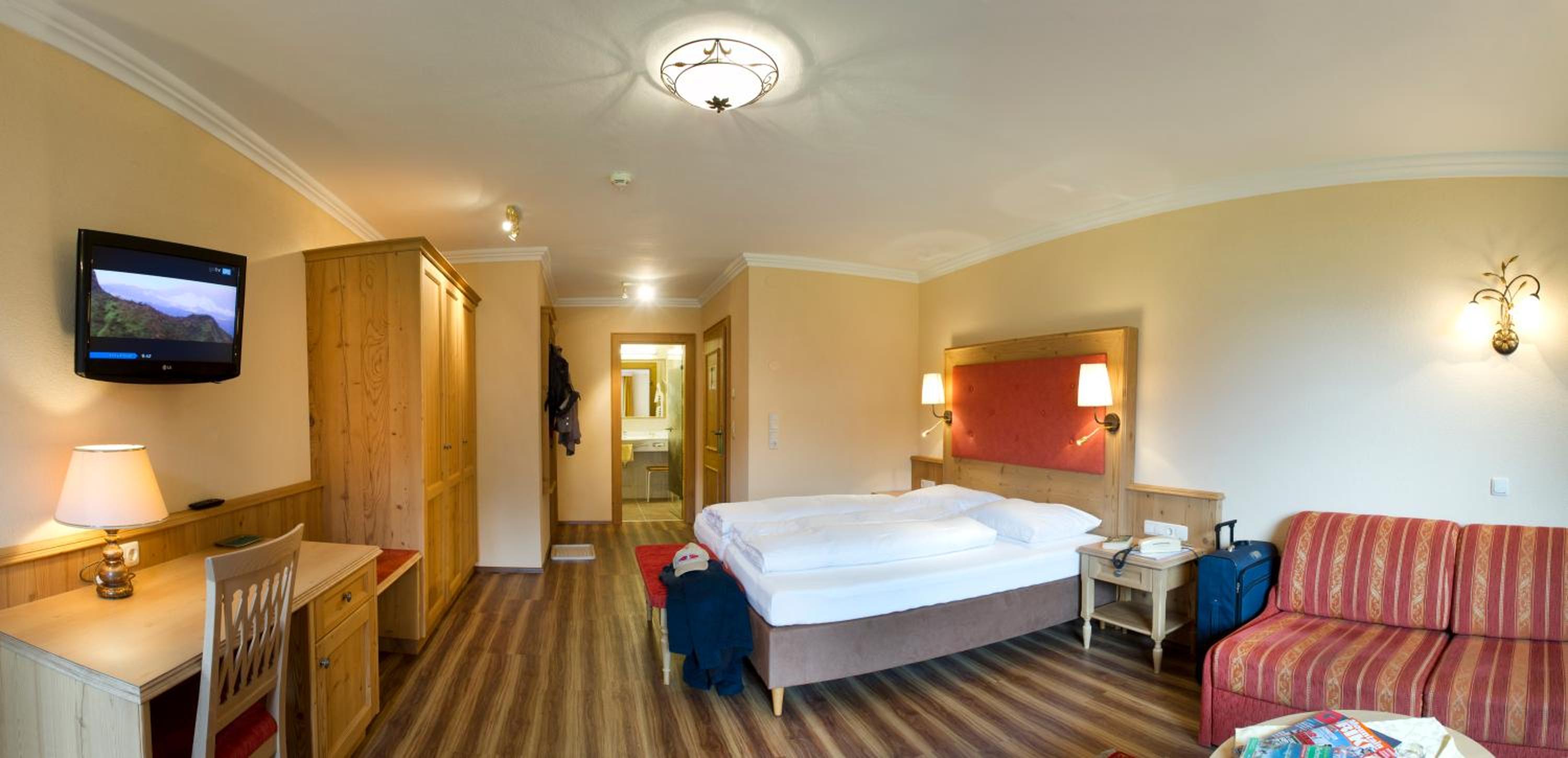 Comfort Double or Twin Room with Balcony photo 2