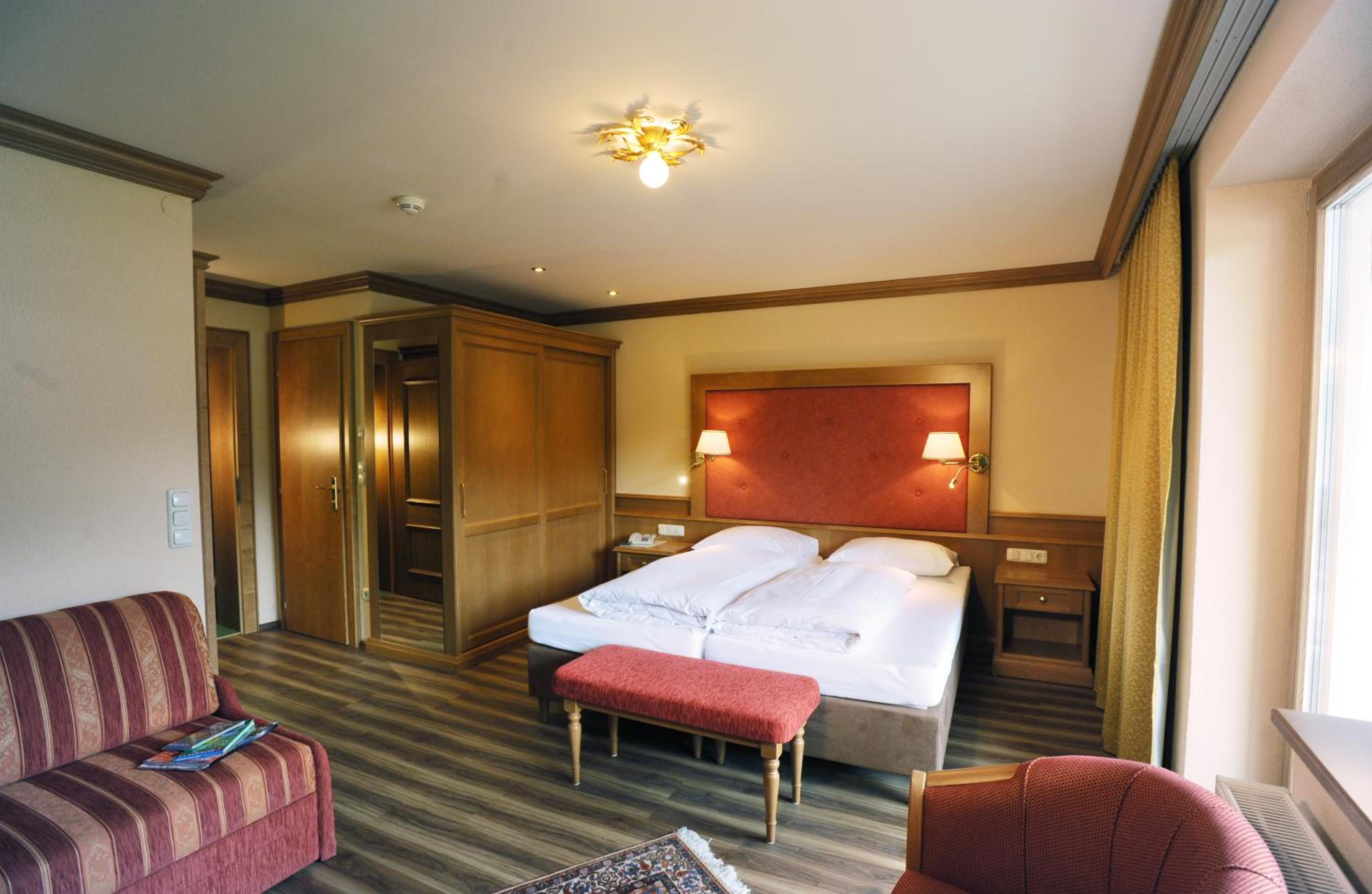 Double or Twin Room with Balcony photo 2