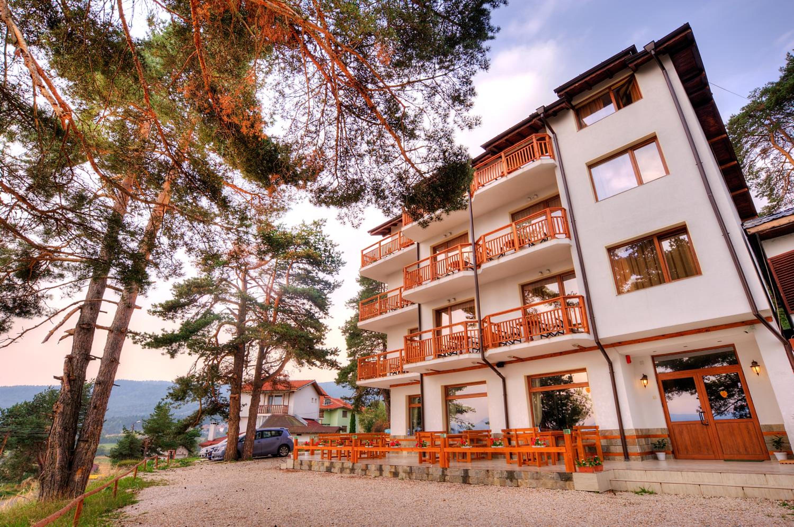 Double Room with Lake View - Photo 12
