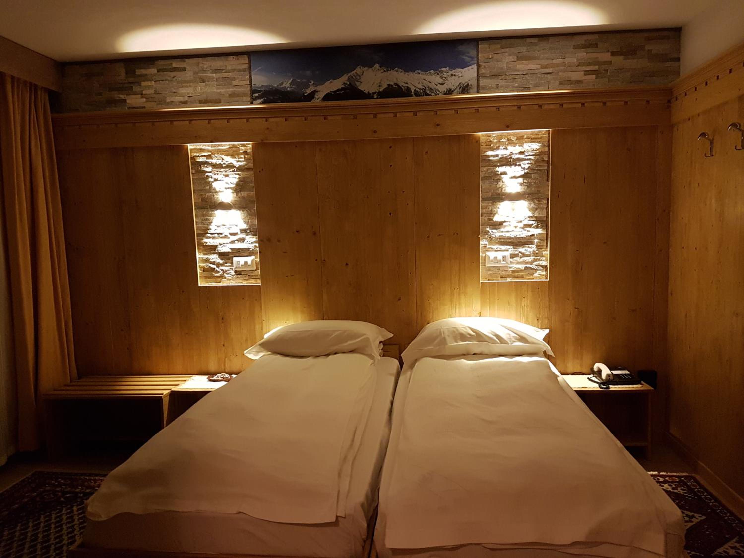 Double or Twin Room - Photo 4