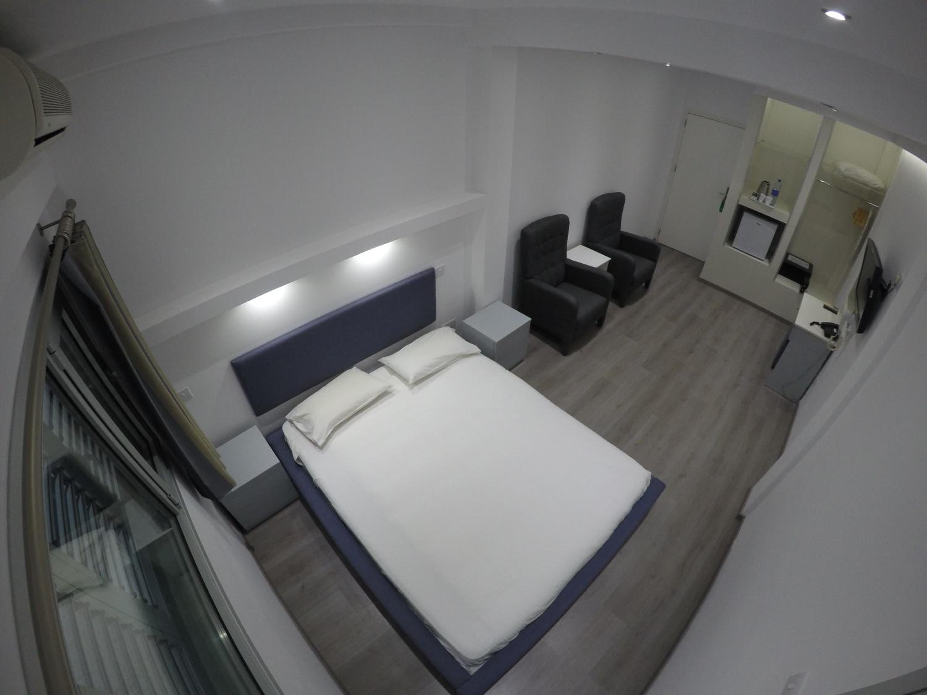 Double Room - Photo 17