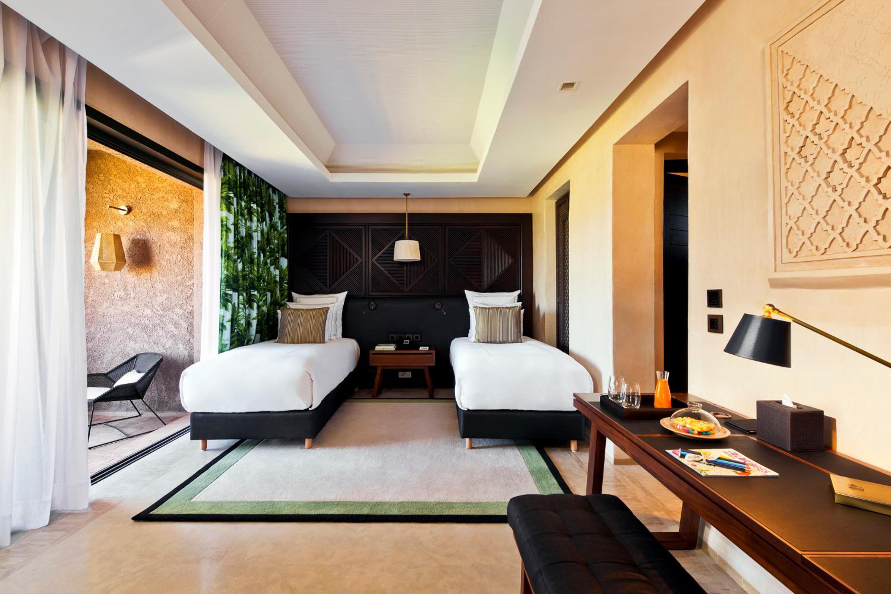 Suite with One King Bed (Non Smoking) photo 2