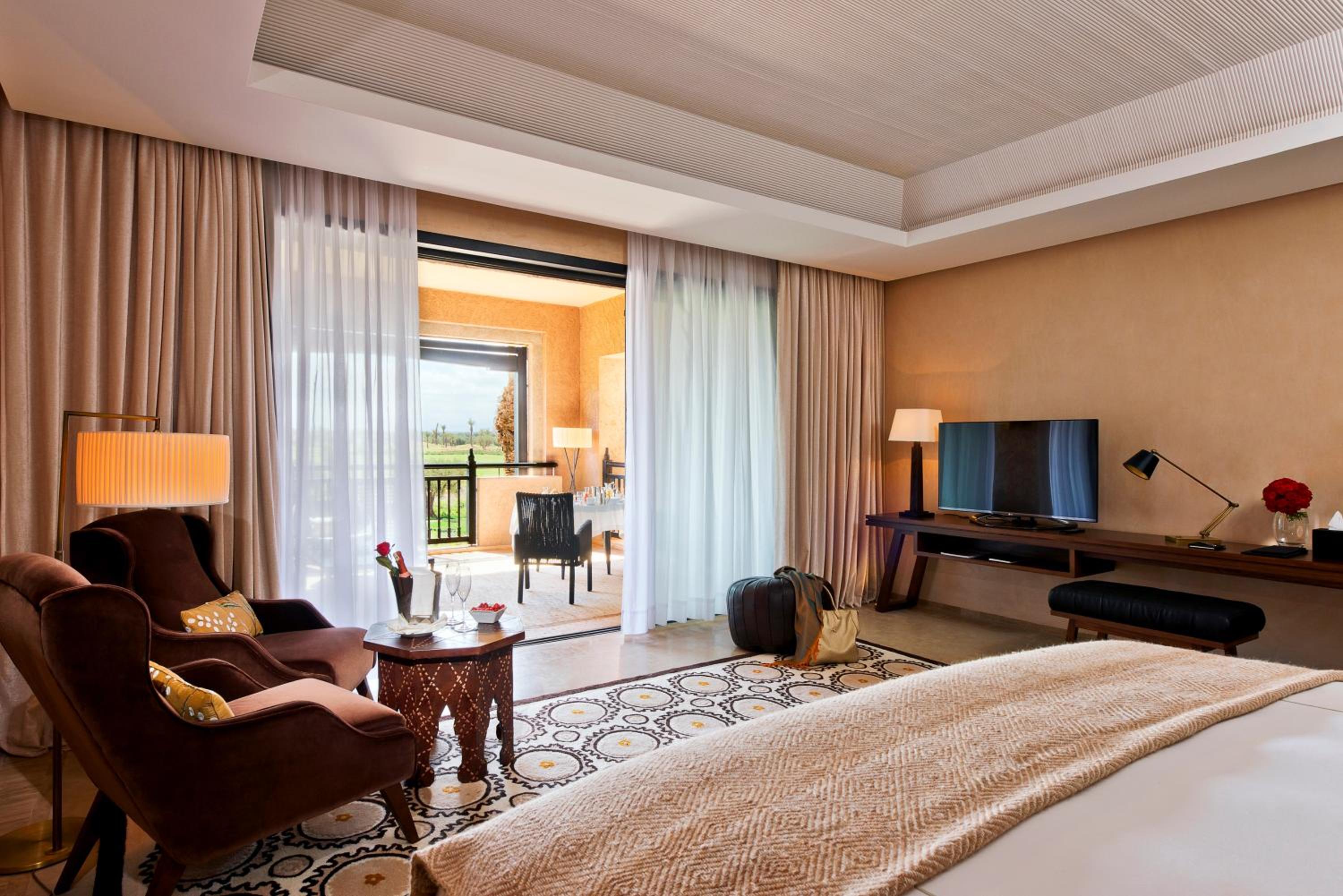 Suite with One King Bed (Non Smoking) photo 1