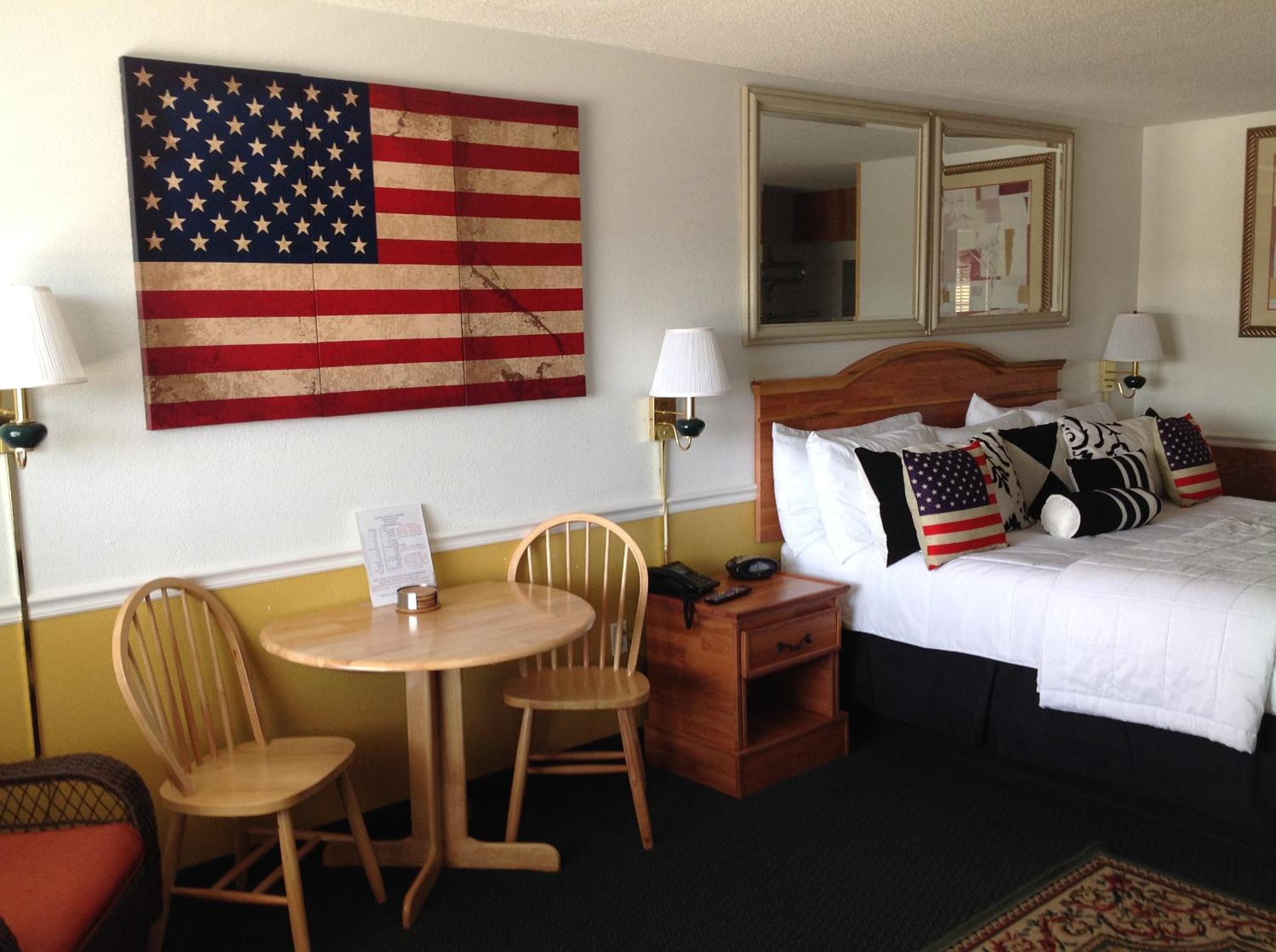 King Room - Non-Smoking - Photo 1
