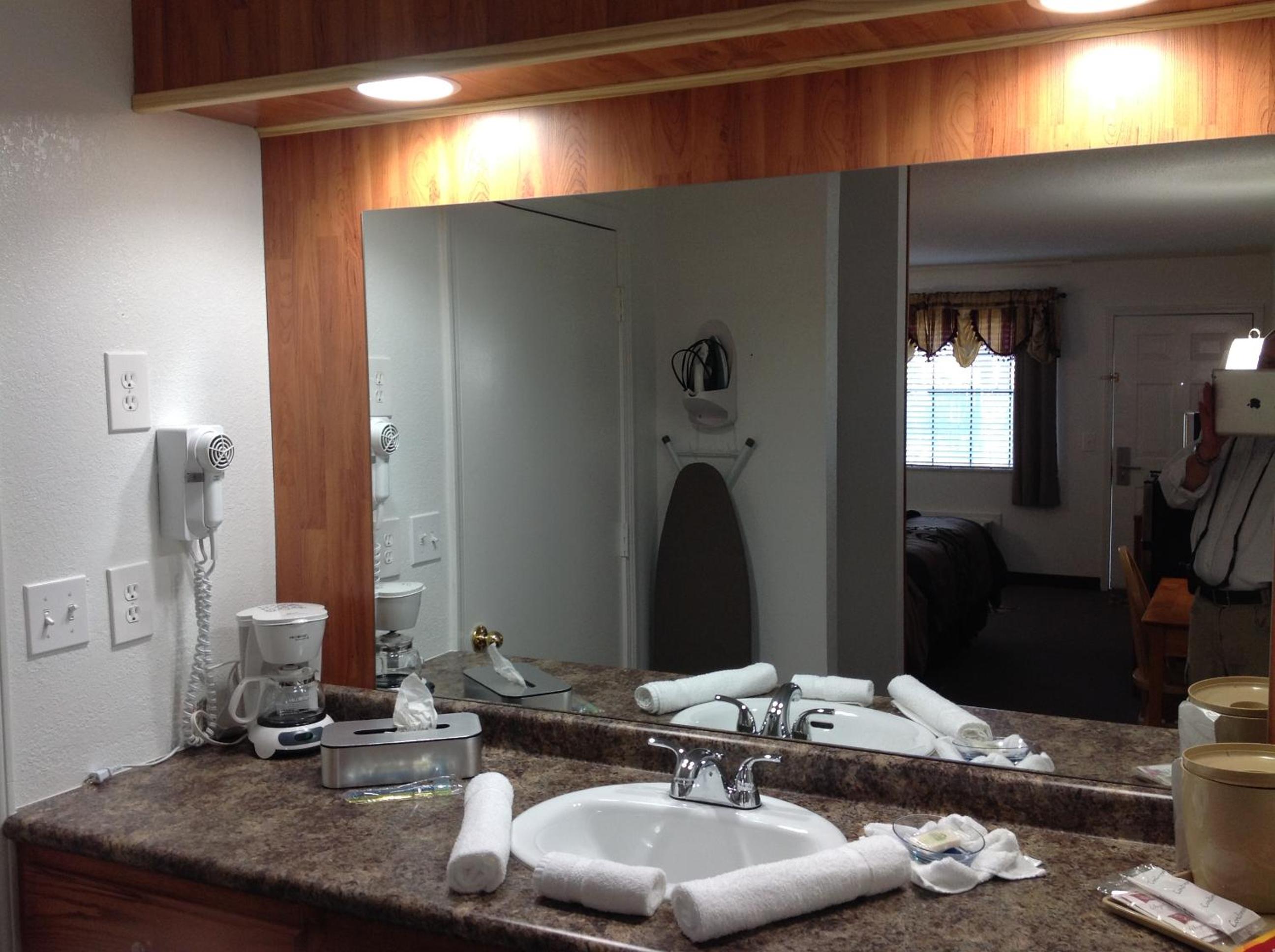 King Room - Disability Access/Non-Smoking photo 3