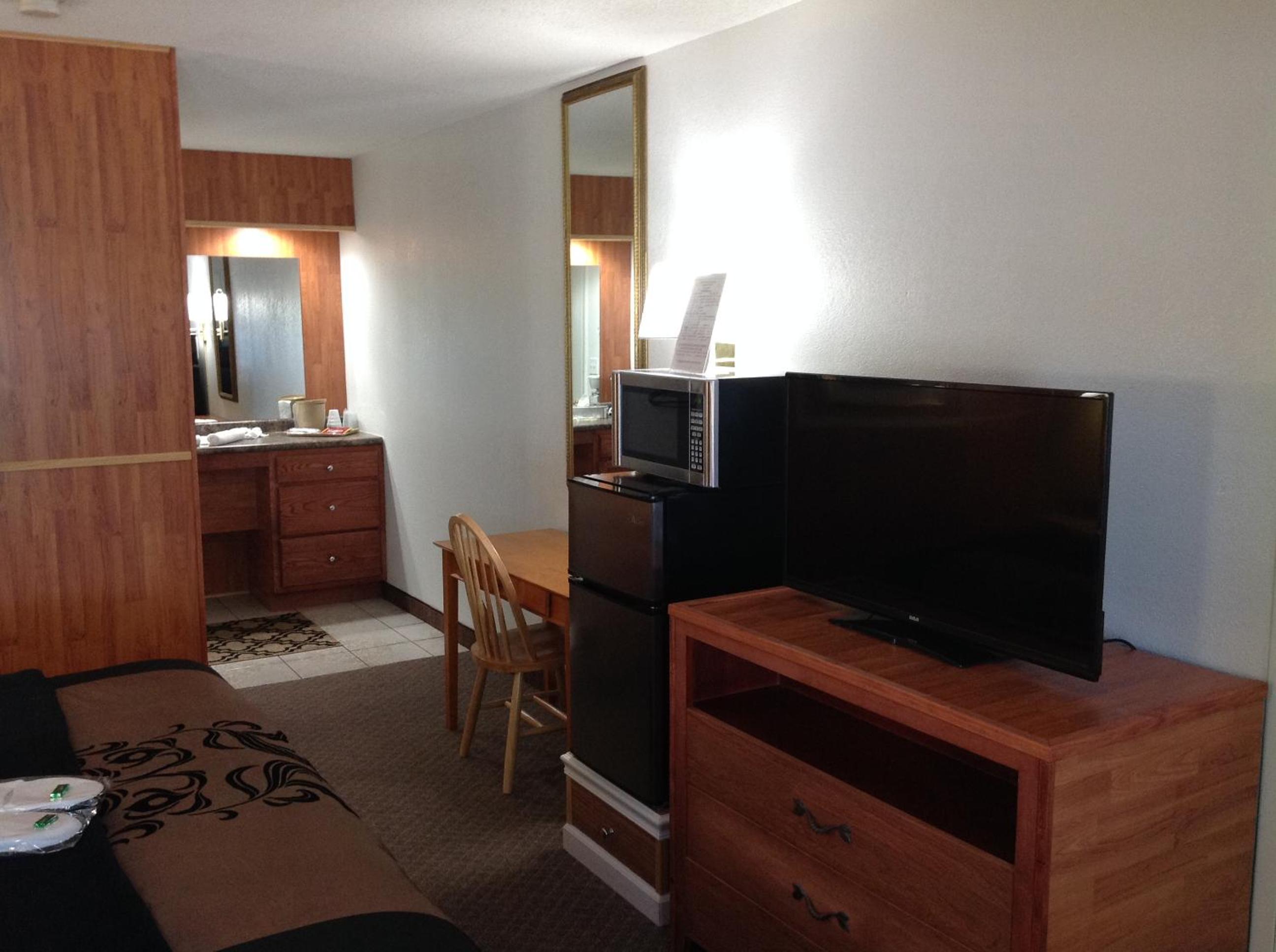 King Room - Disability Access/Non-Smoking photo 2