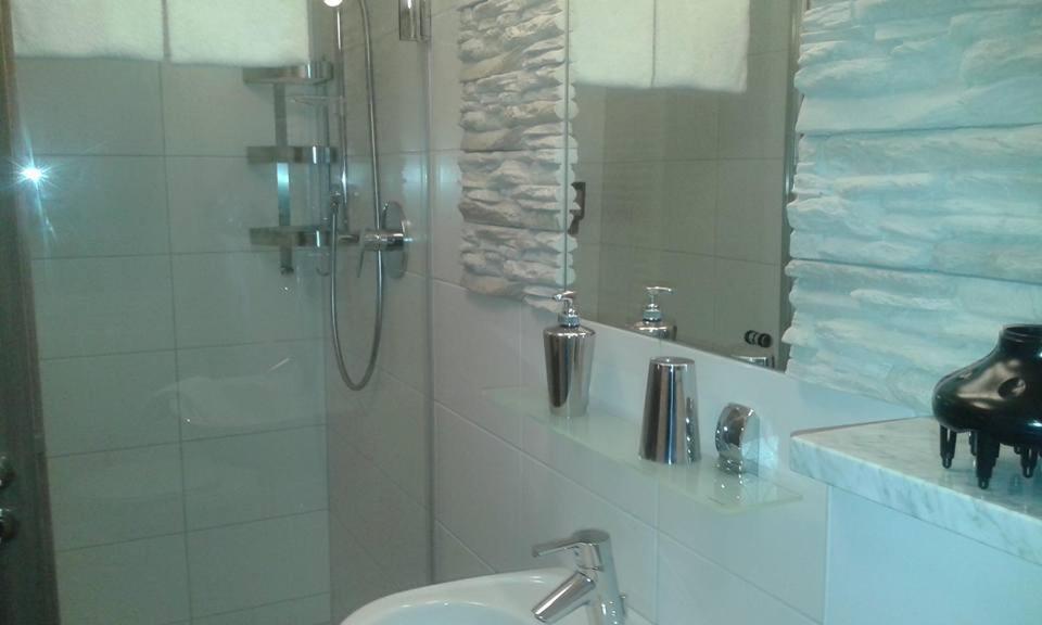 Deluxe Triple Room - Photo 11