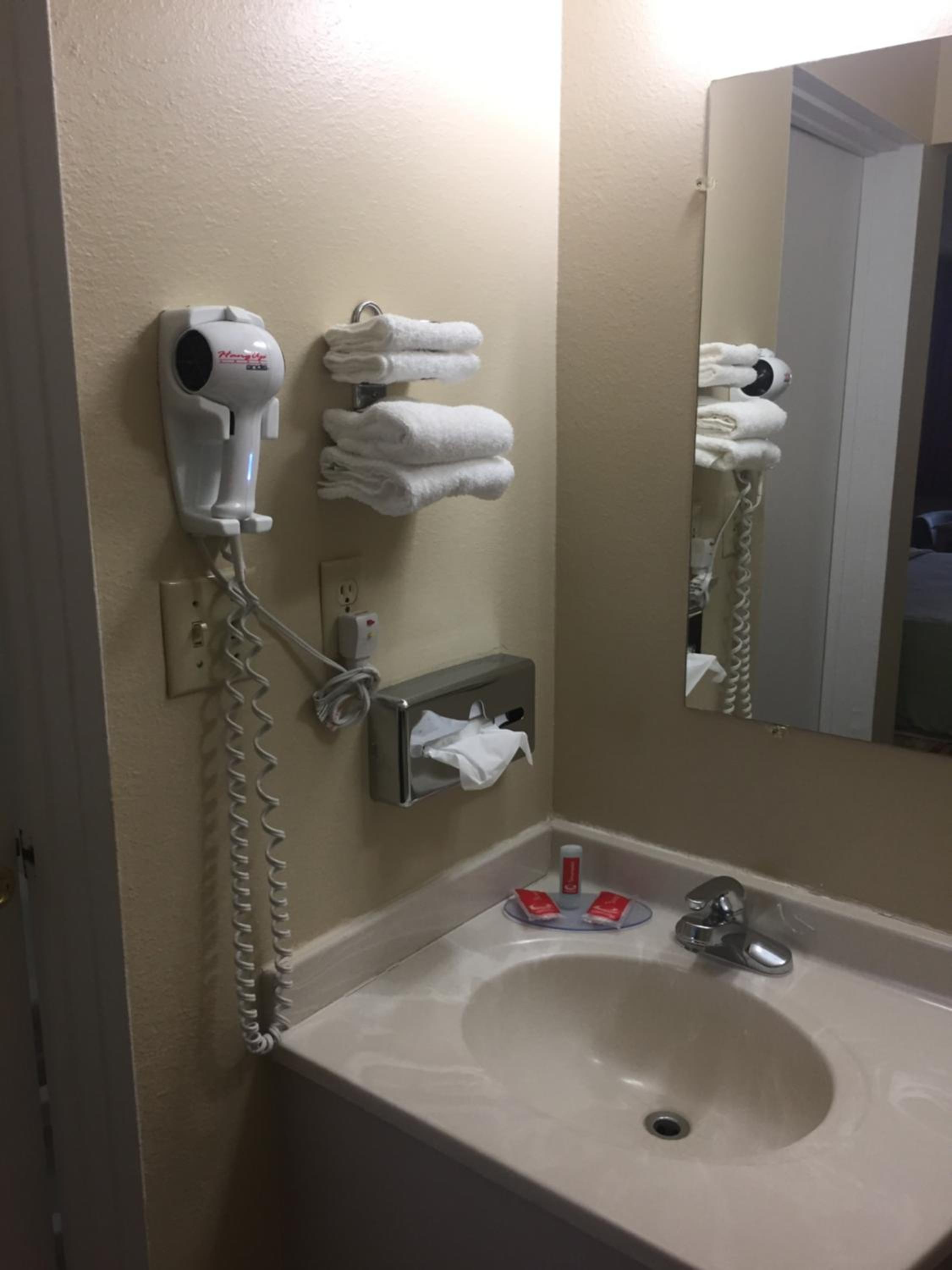 King Room - Non-Smoking photo 2