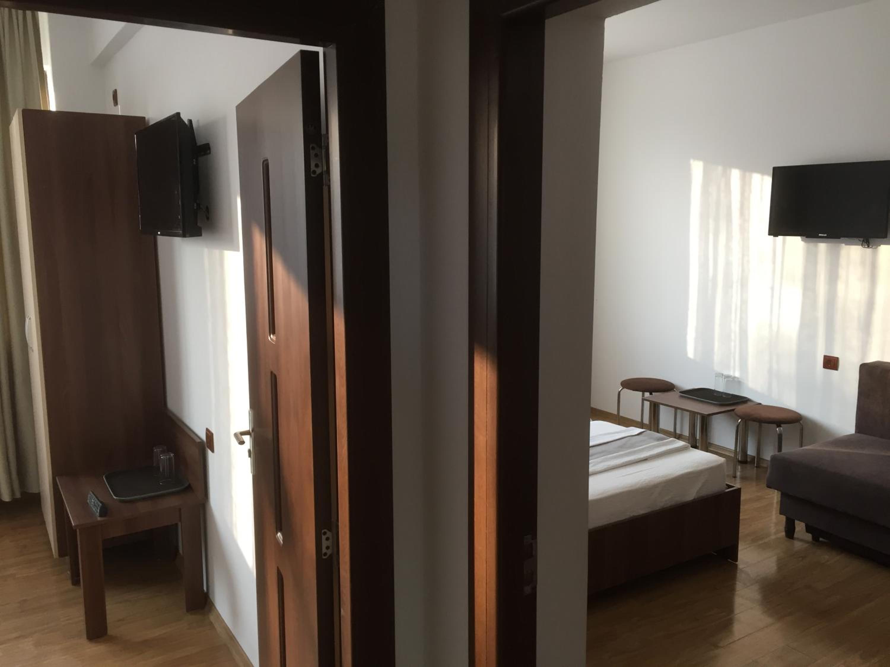 Two-Bedroom Apartment - Photo 5