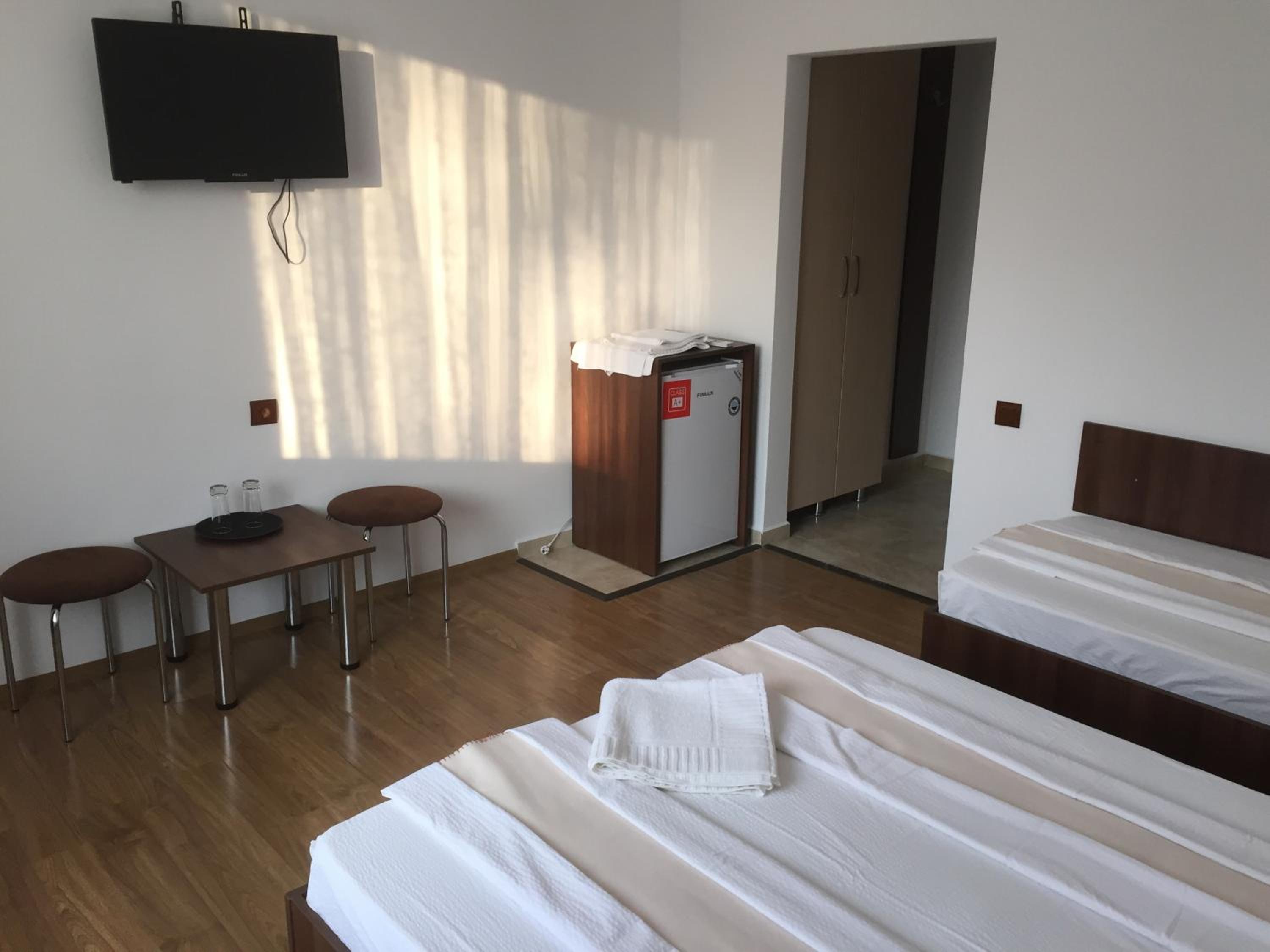 Standard Triple Room - Photo 5