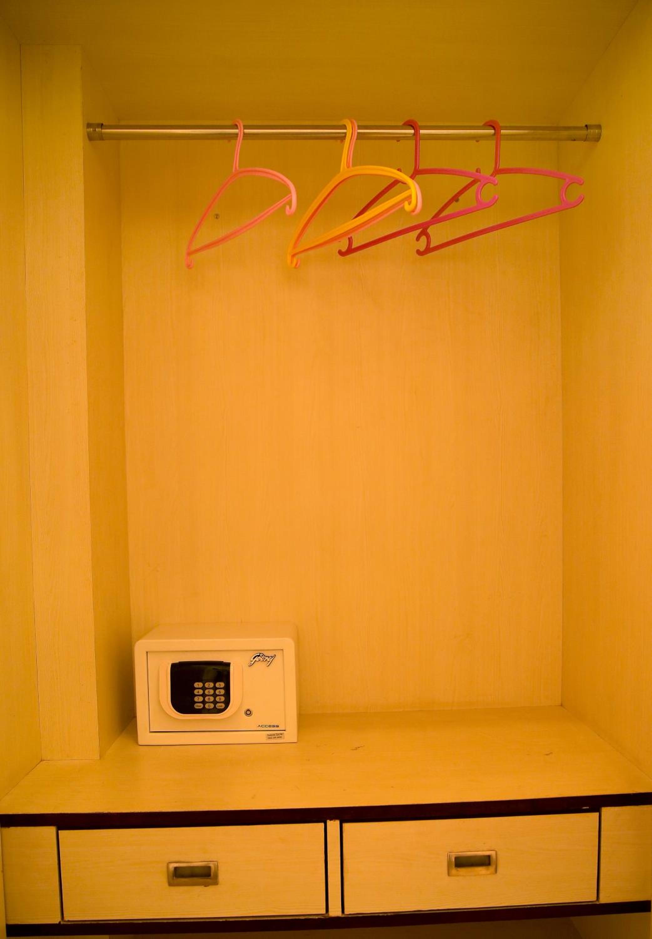 Standard Double Room - Photo 6