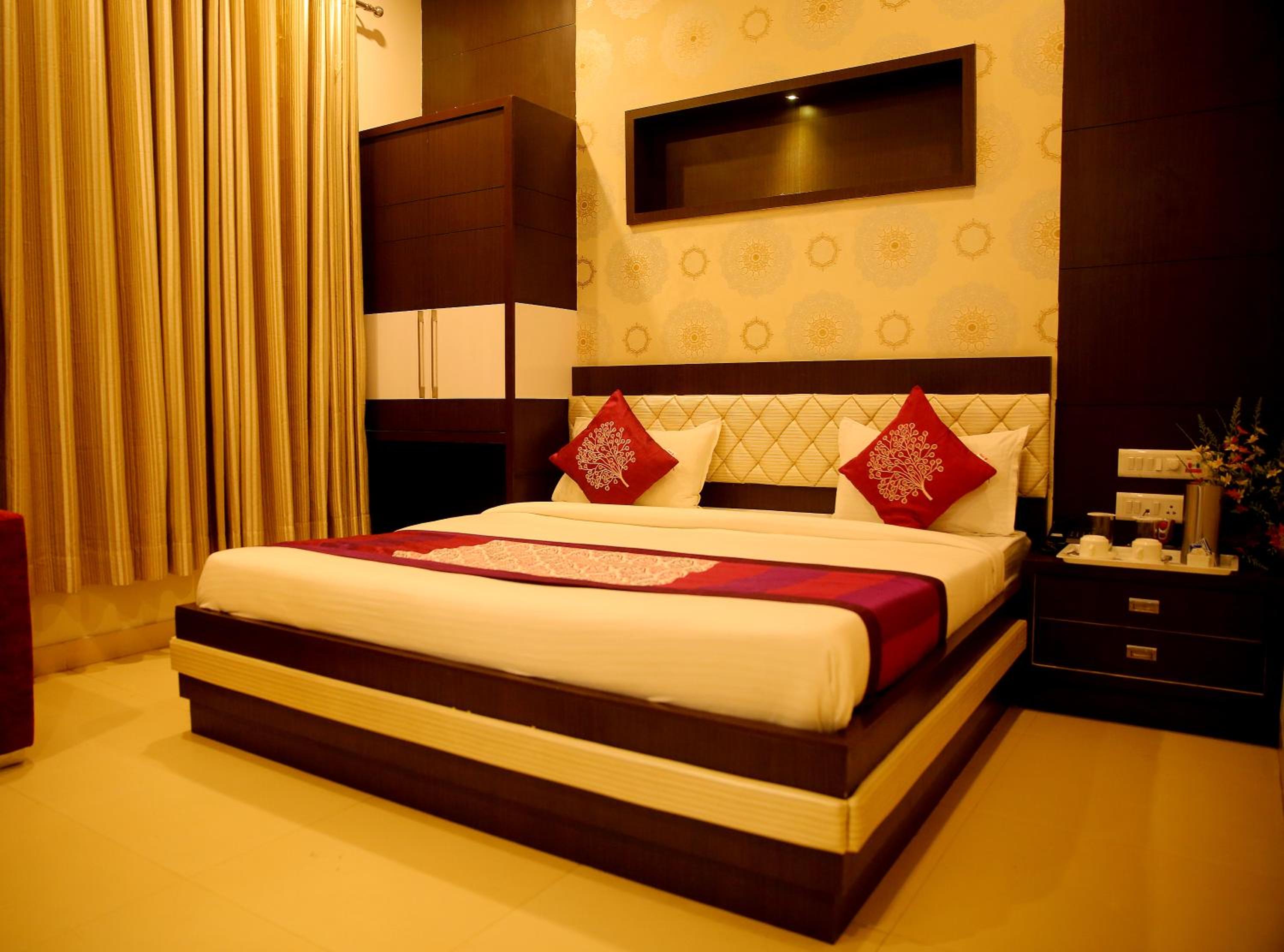 Standard Double Room - Photo 12