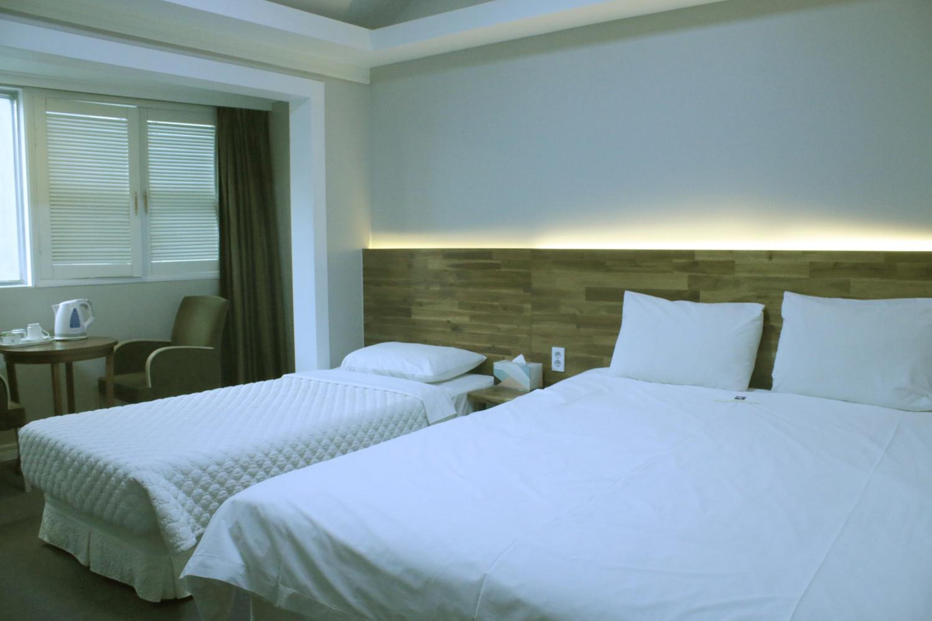 Standard Twin Room photo 3