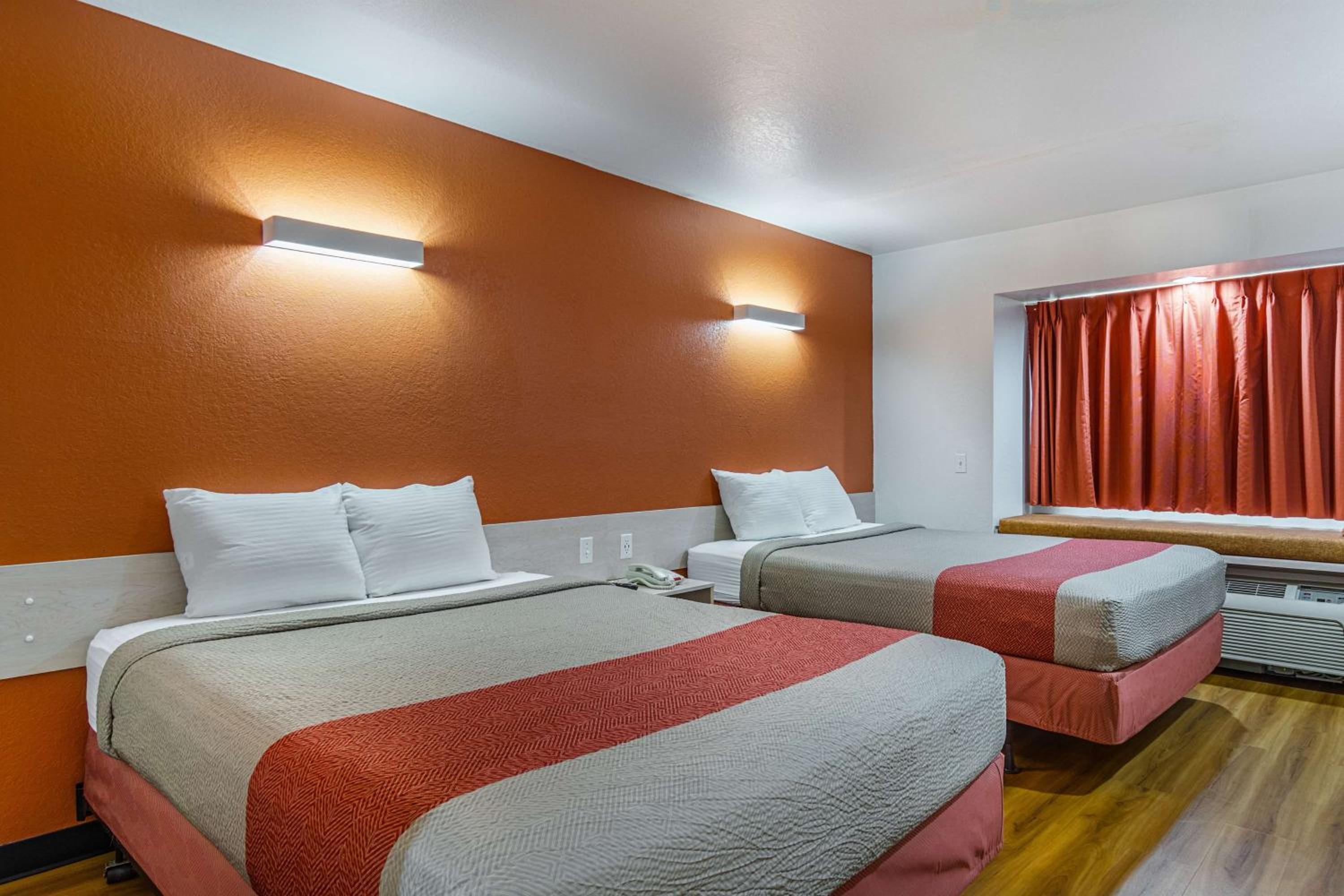 Queen Room with Two Queen Beds - Smoking - Photo 1