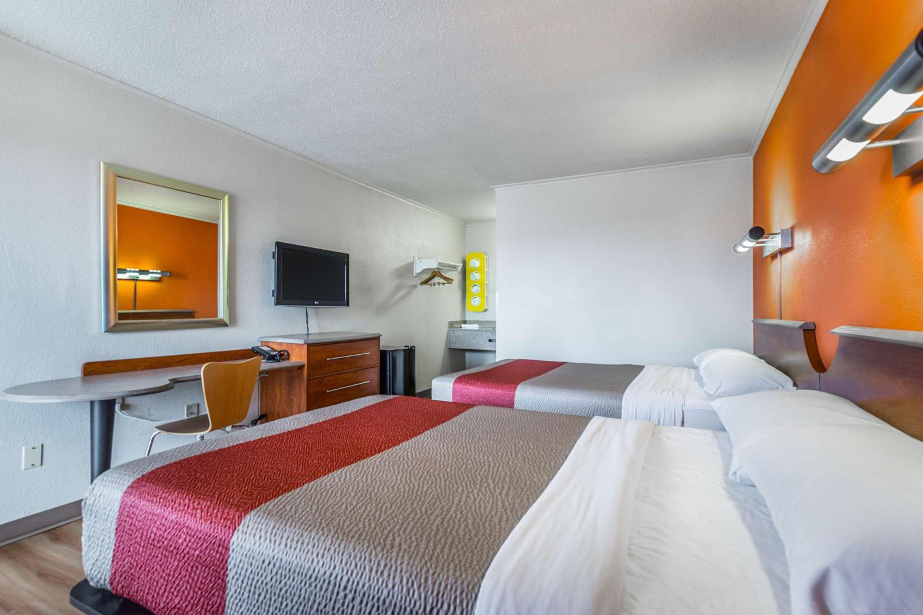 Deluxe Quadruple Room - Non-Smoking - Photo 3