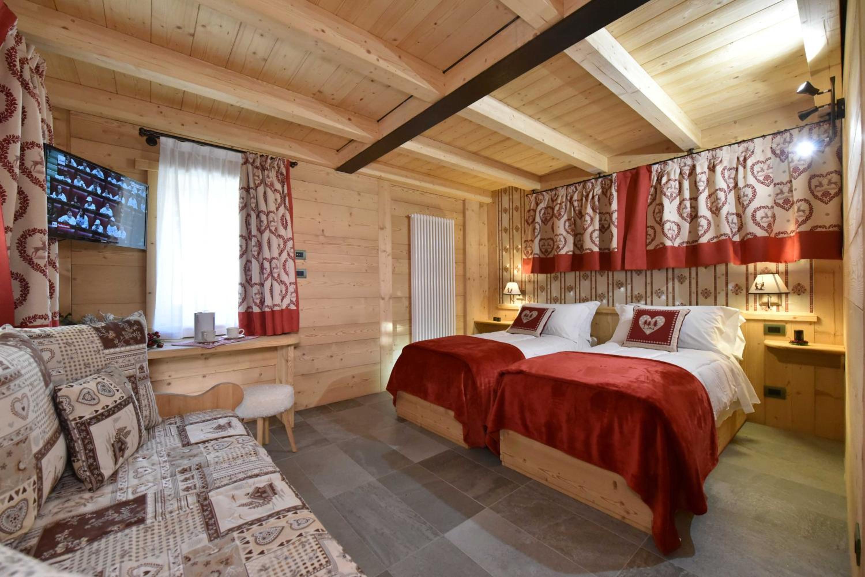 Triple Room with Private Bathroom - Photo 1