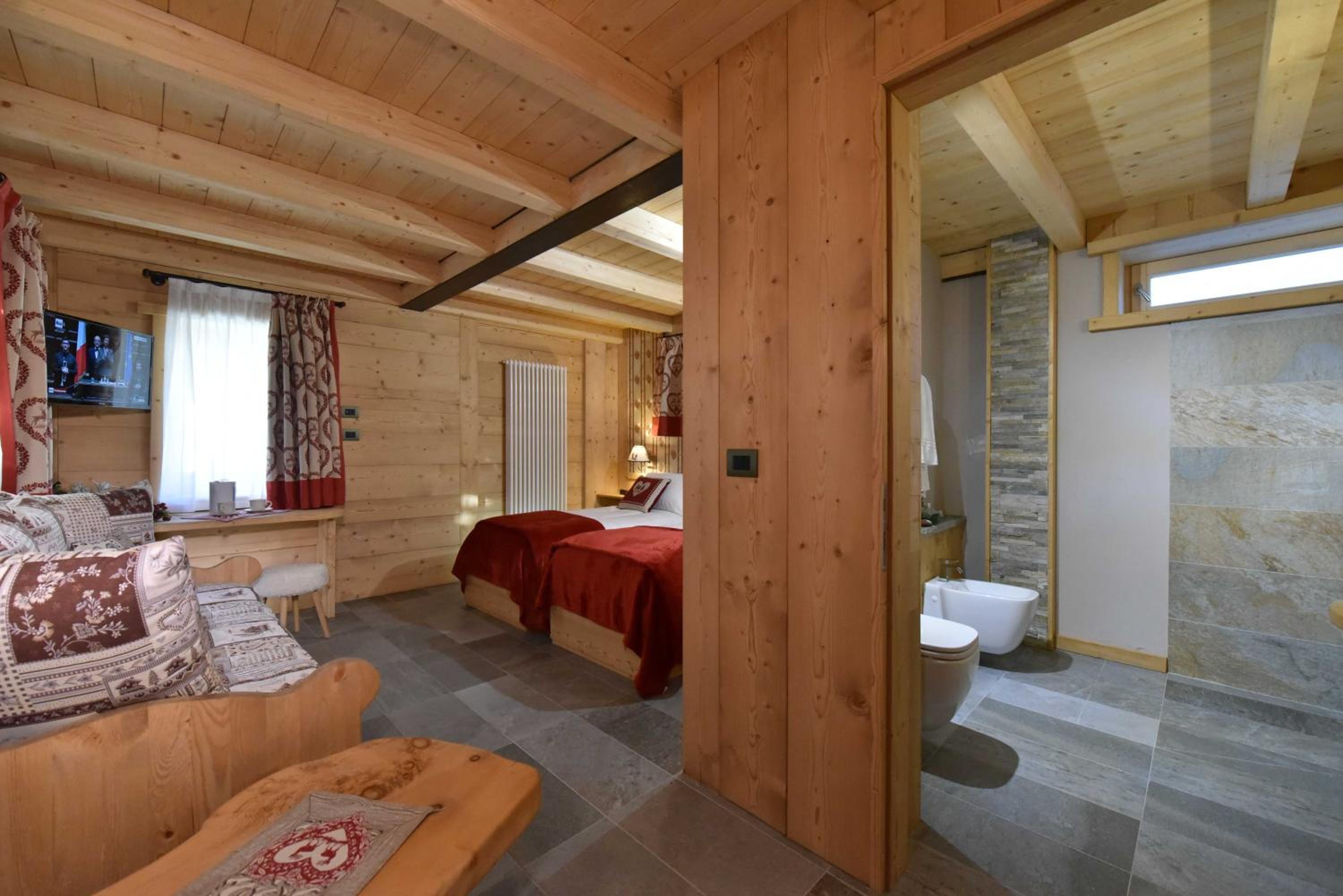 Triple Room with Private Bathroom - Photo 5