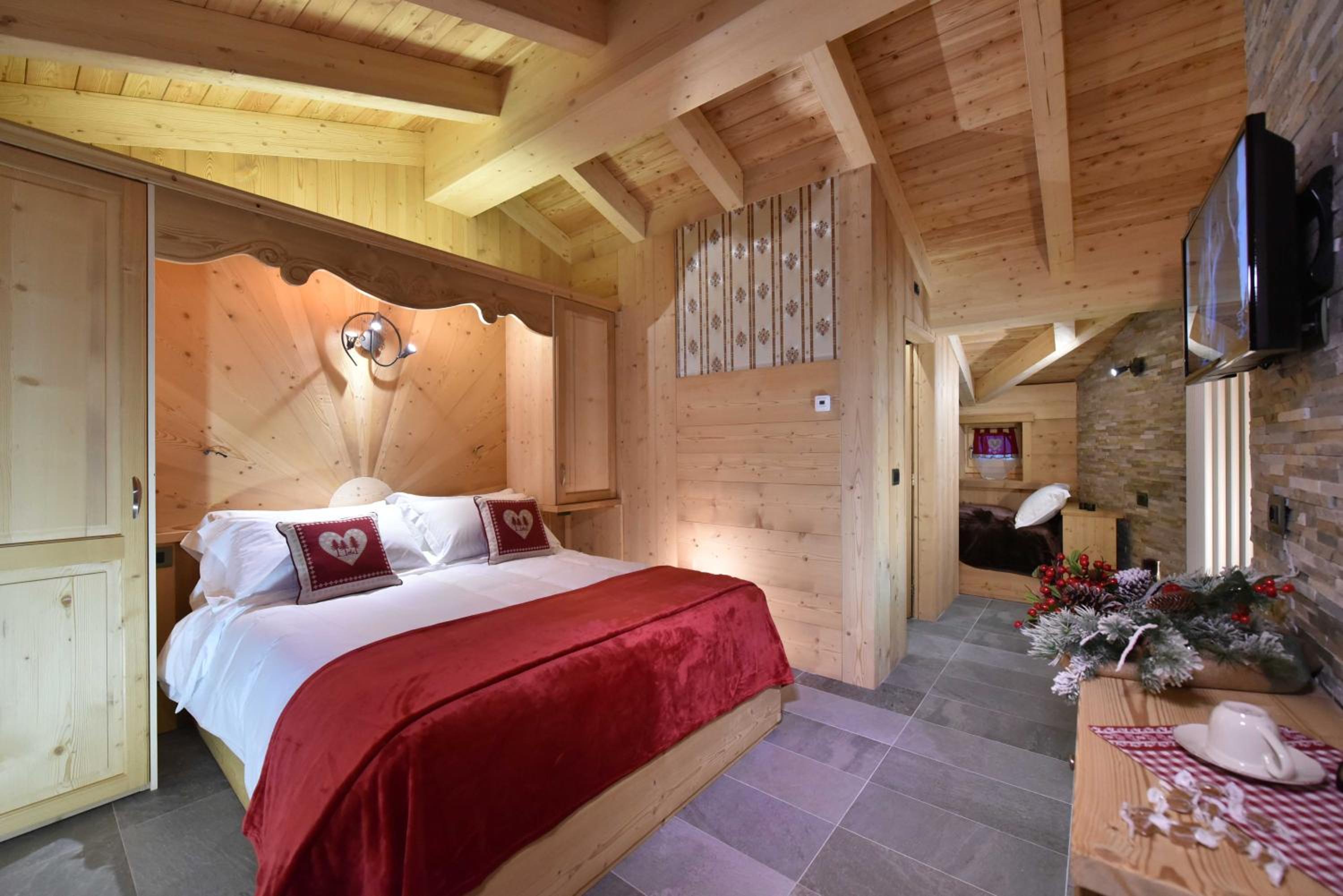 Deluxe Triple Room photo 3