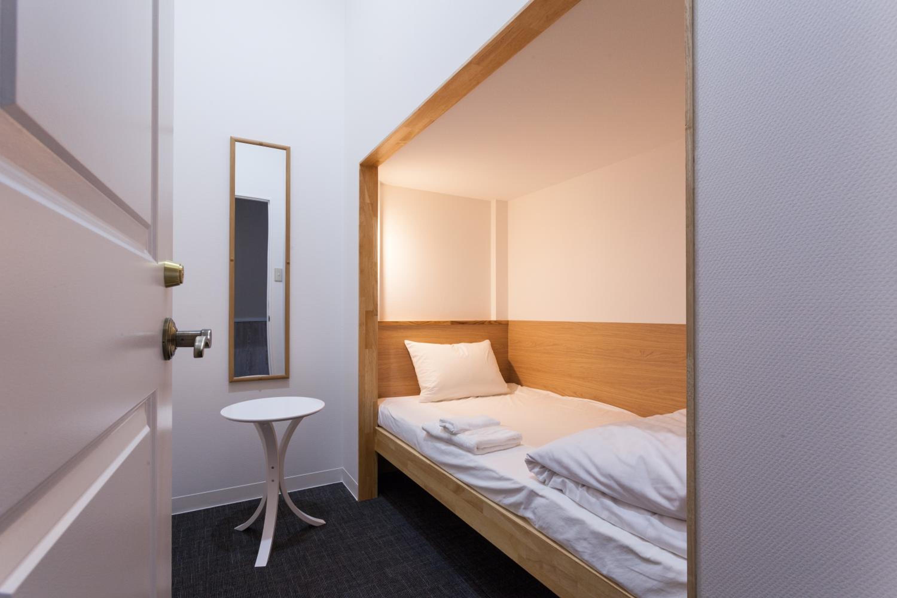 Single Capsule Room - Lower