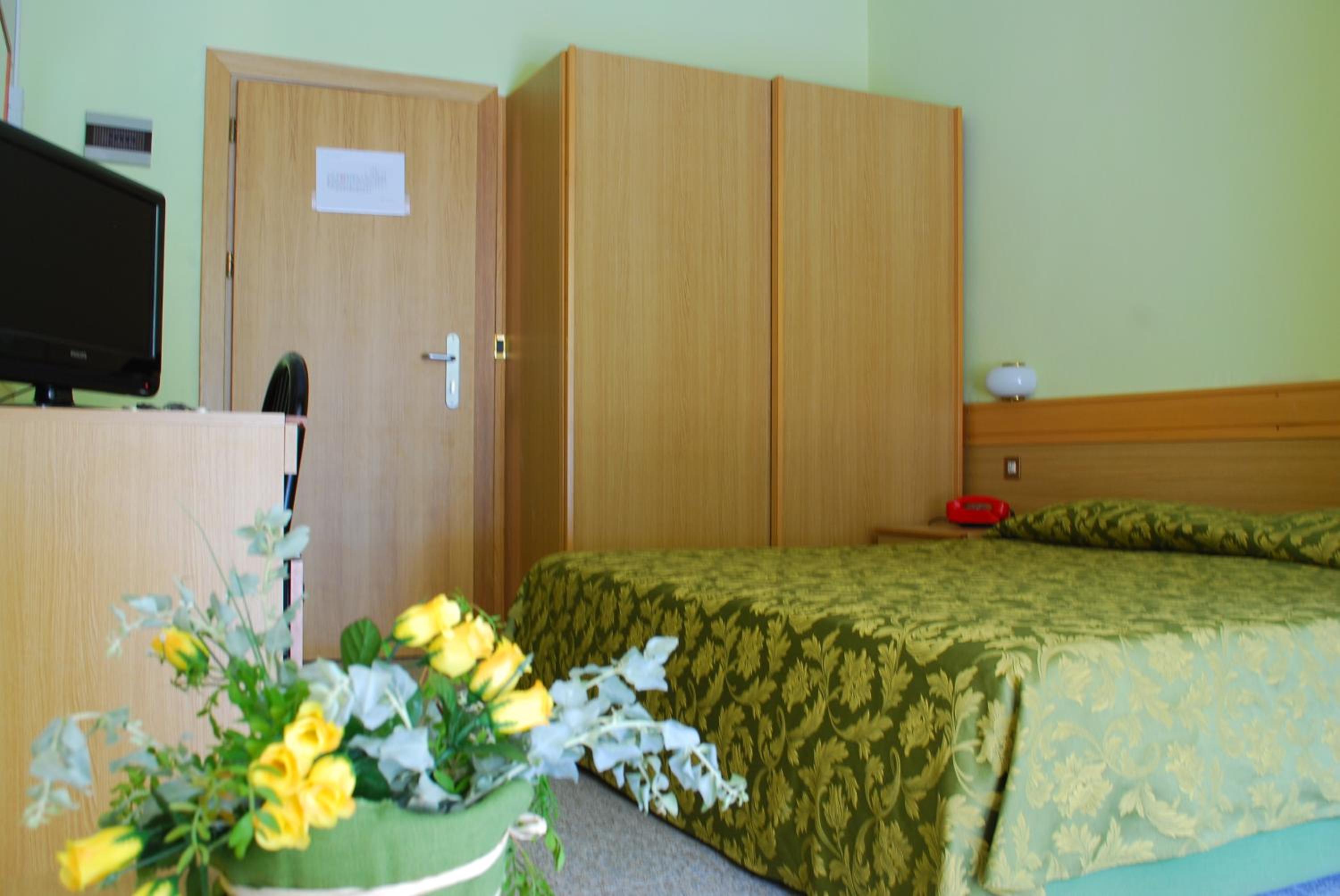 Triple Room - Photo 2