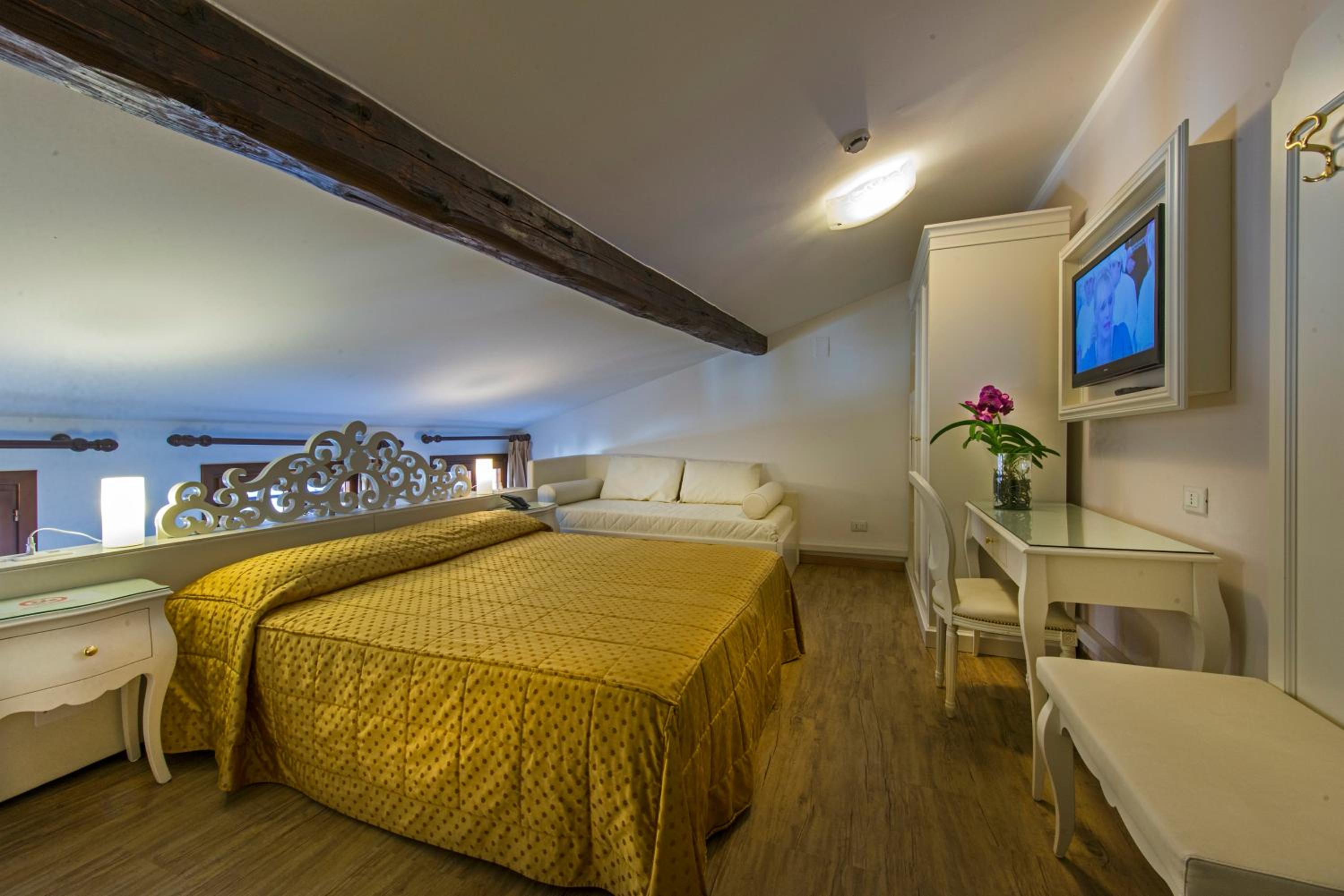 Economy Double or Twin Room - Attic