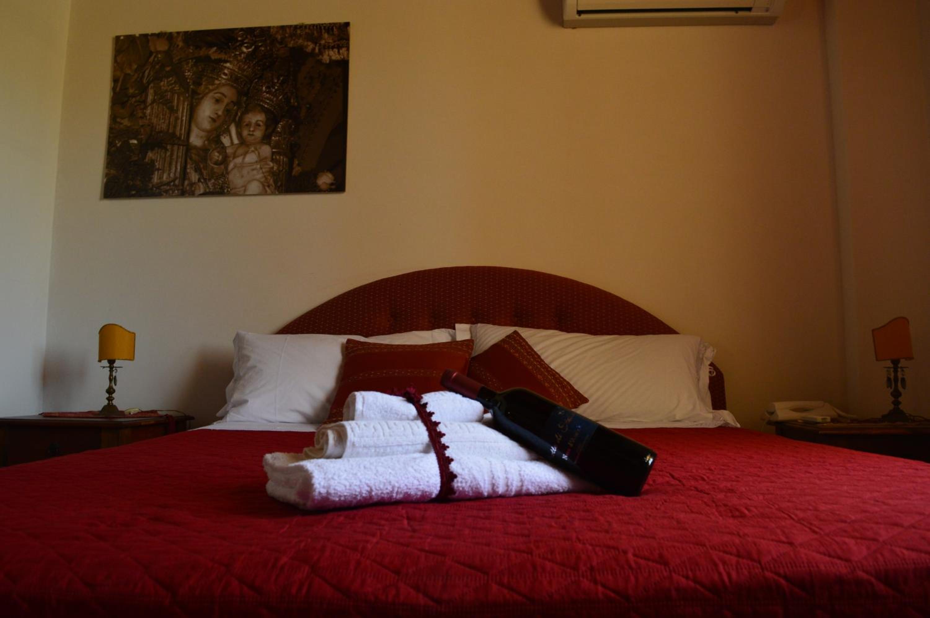 Triple Room with Private Bathroom - Photo 5