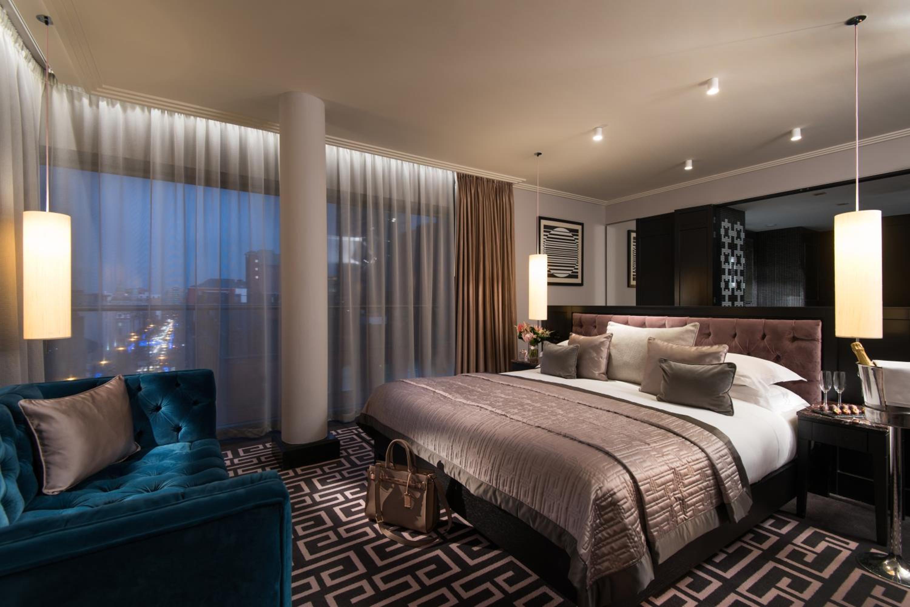 Deluxe Junior Suites - Photo 1