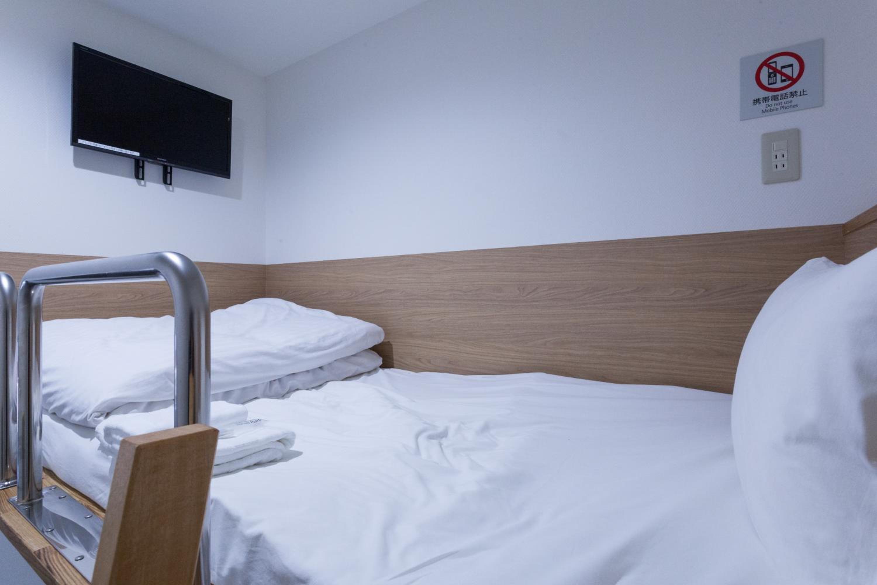 Small Double Capsule Room - Upper, photo 7