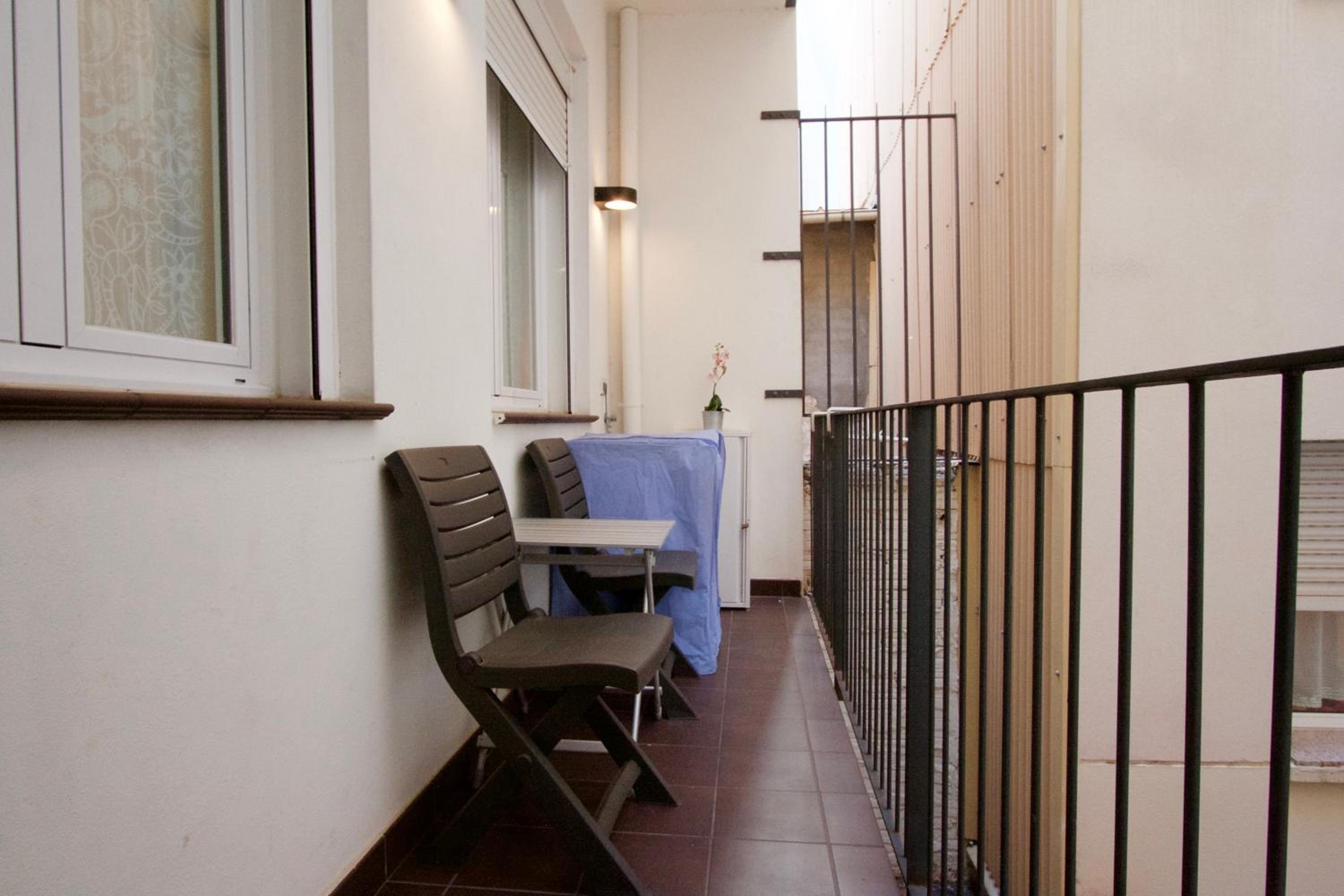 Apartment with Balcony photo 2