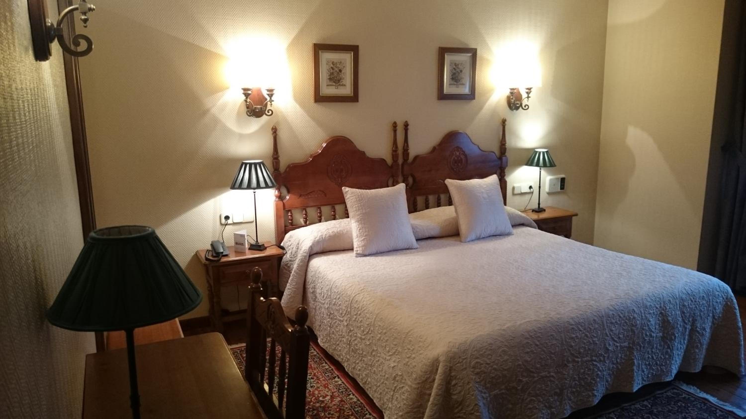 Double or Twin Room photo 2