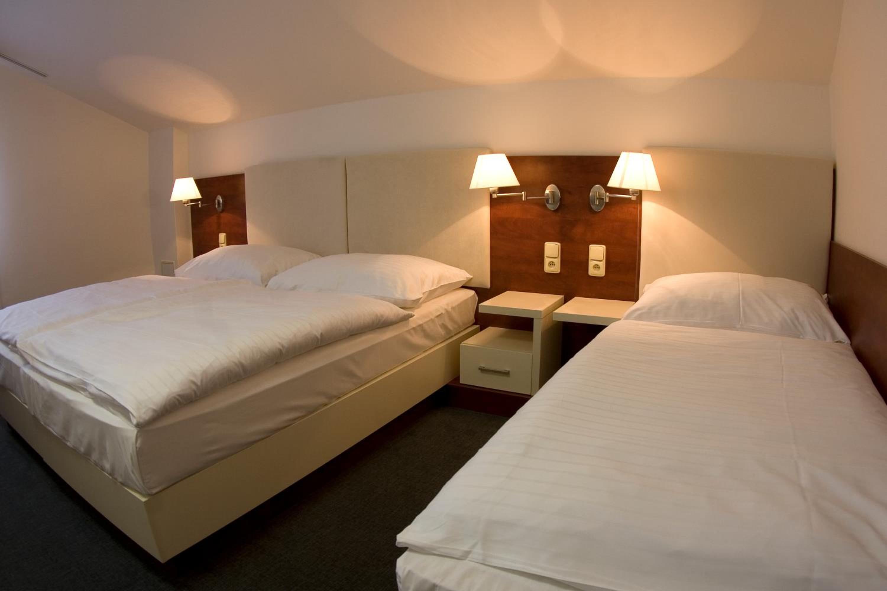 Triple Room with Balcony - Photo 1