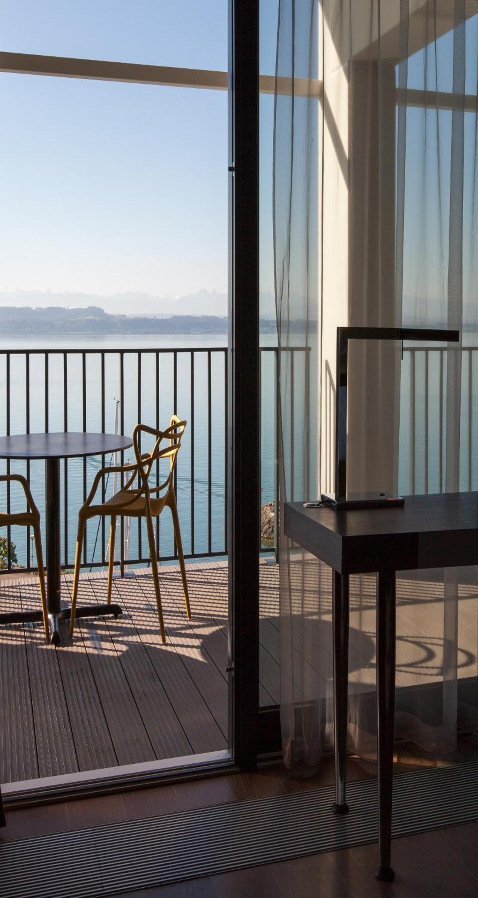 Executive Room with Terrace and Lake view - Photo 7