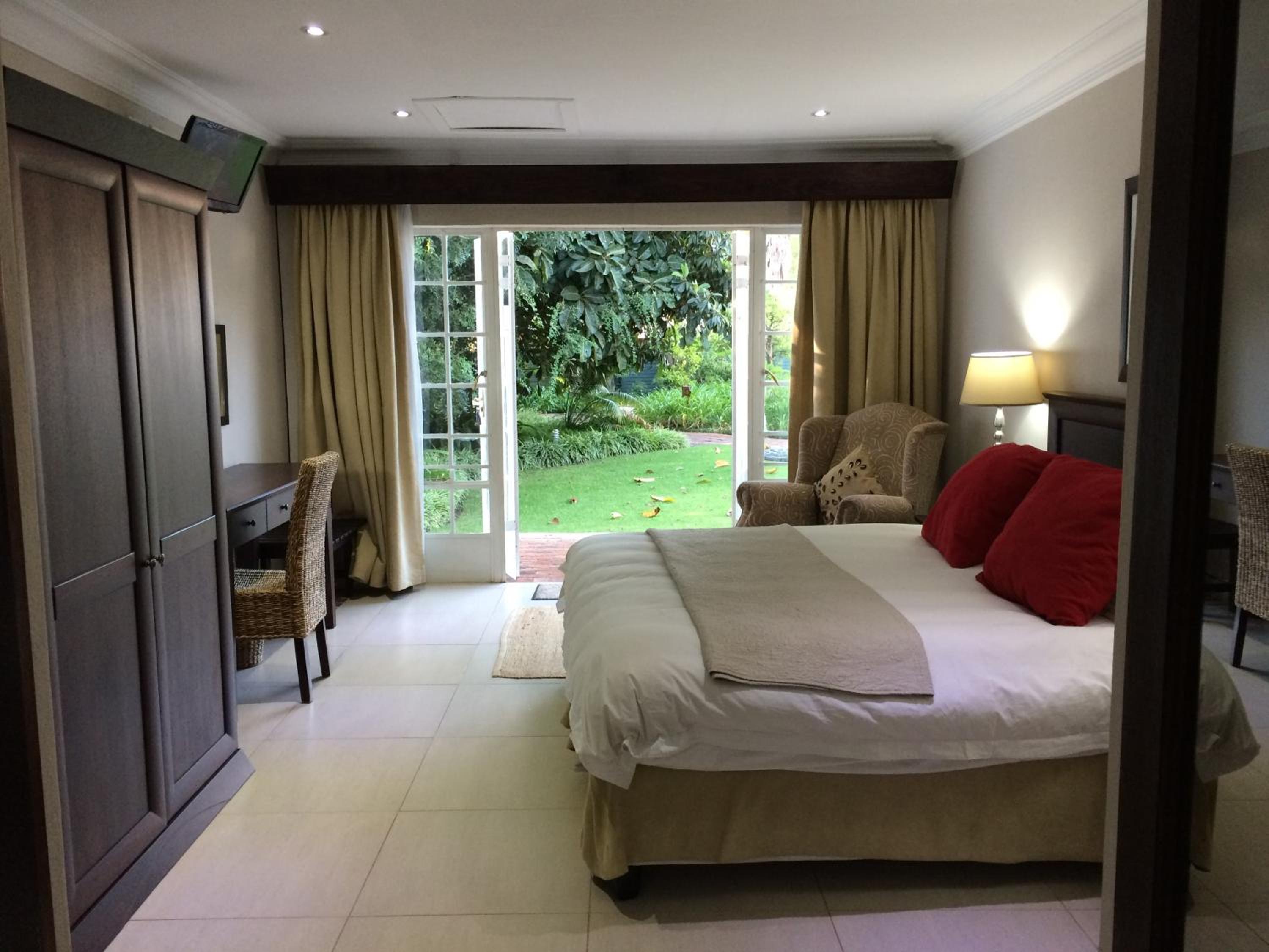Superior King Room - Photo 4