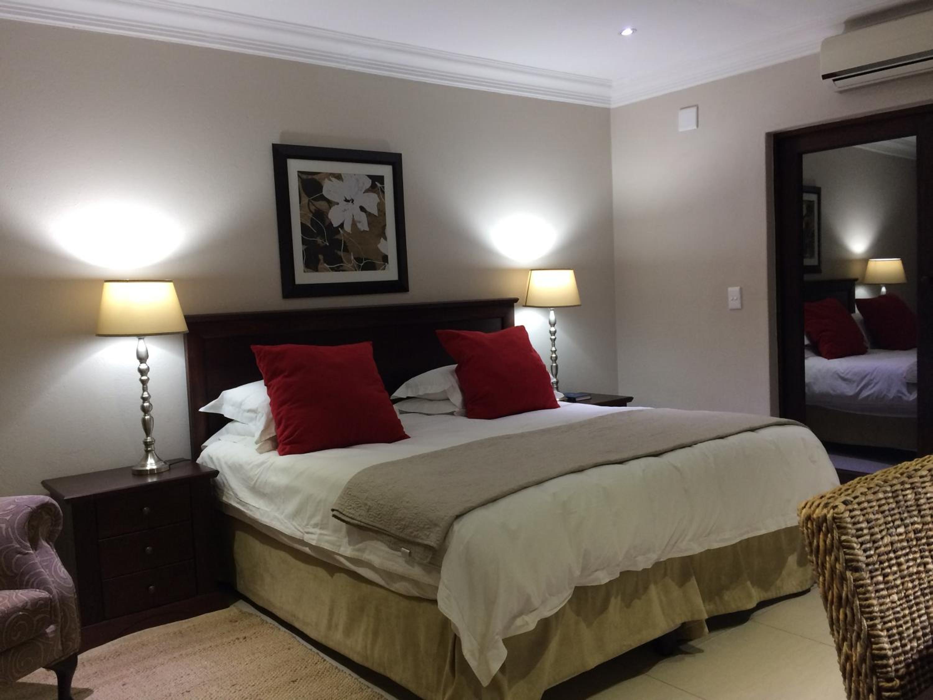 Superior King Room - Photo 14