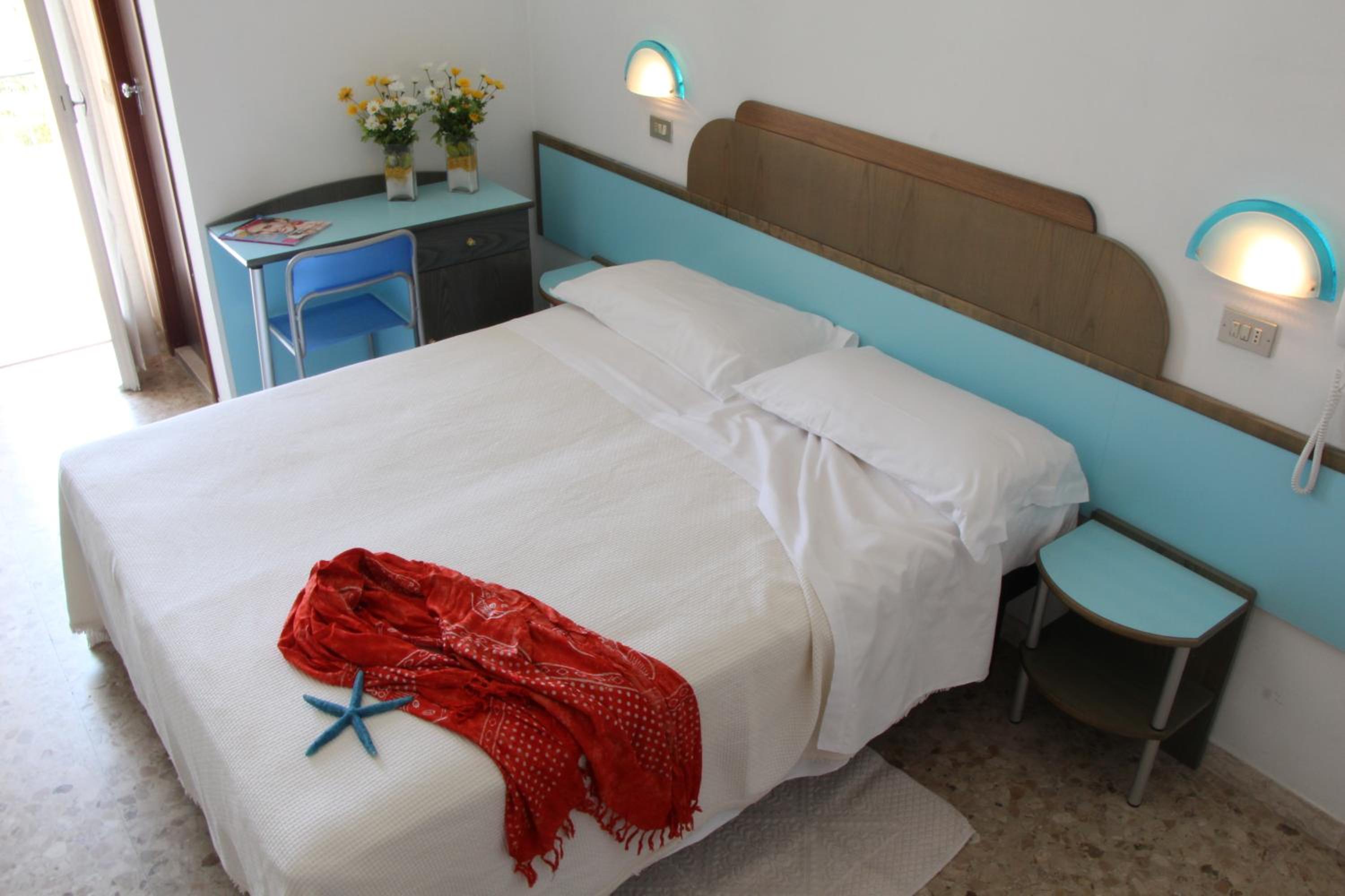 Double or Twin Room photo 2