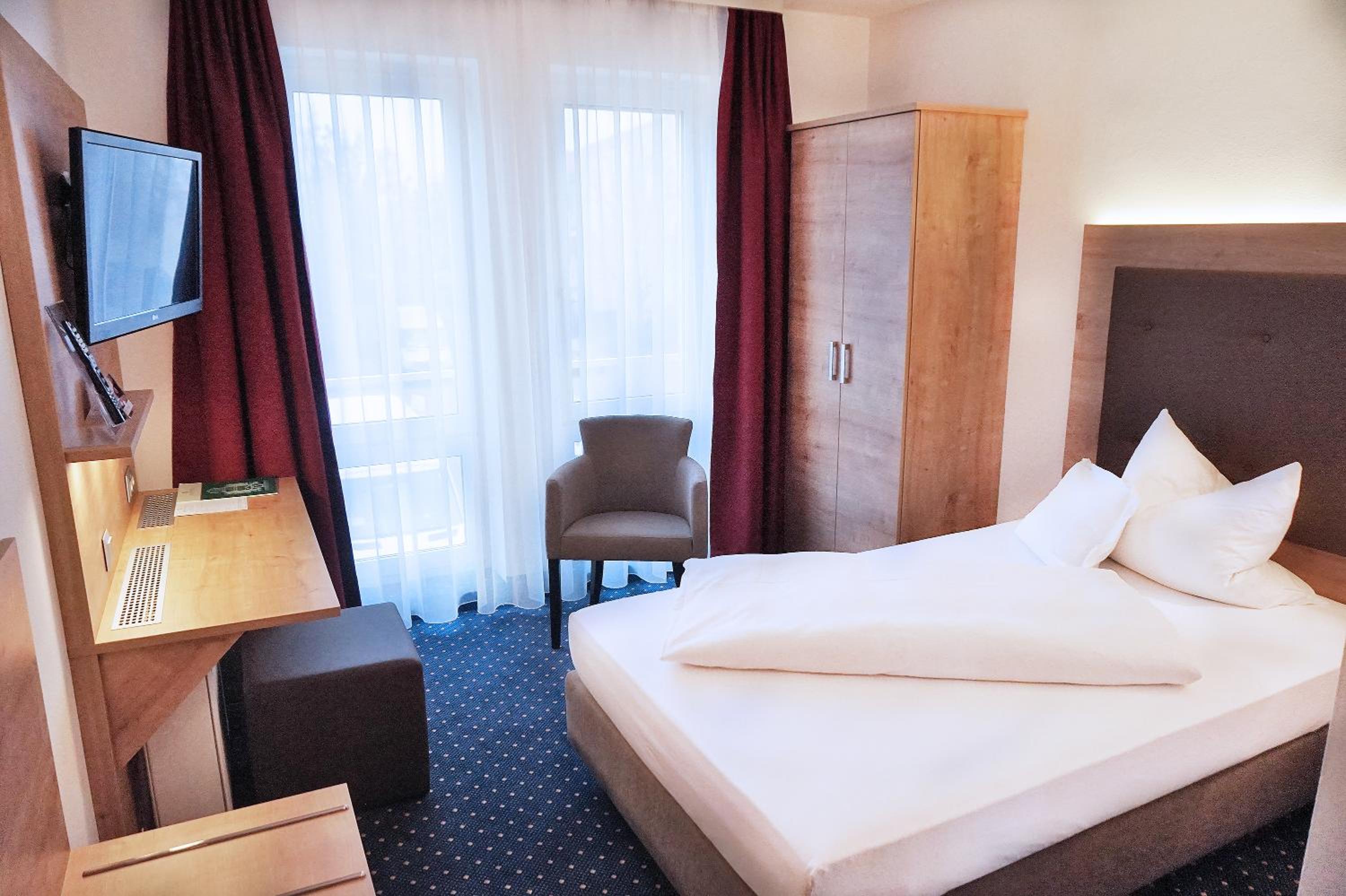 Single Room photo 2