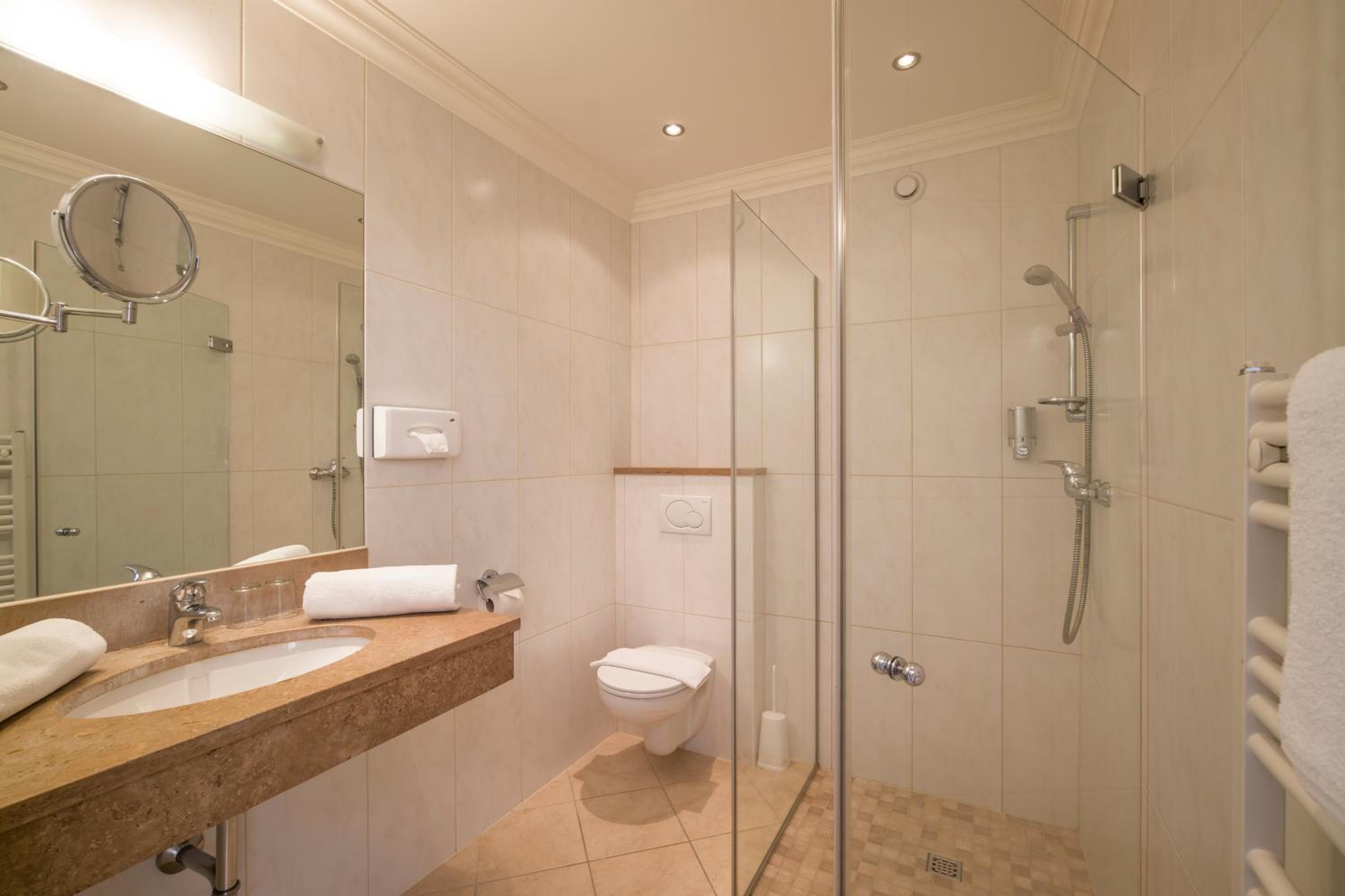 Double Room - Photo 8
