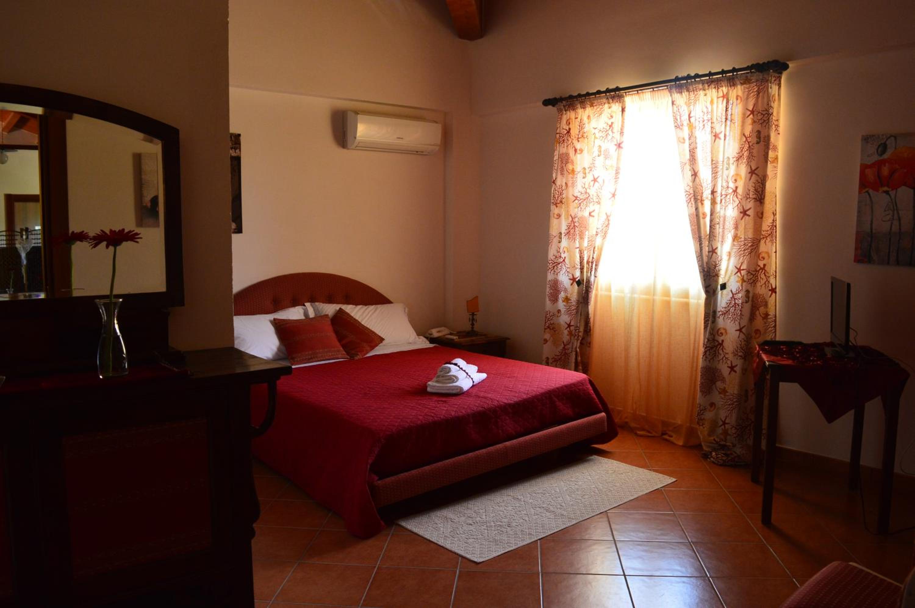 Triple Room with Private Bathroom - Photo 1