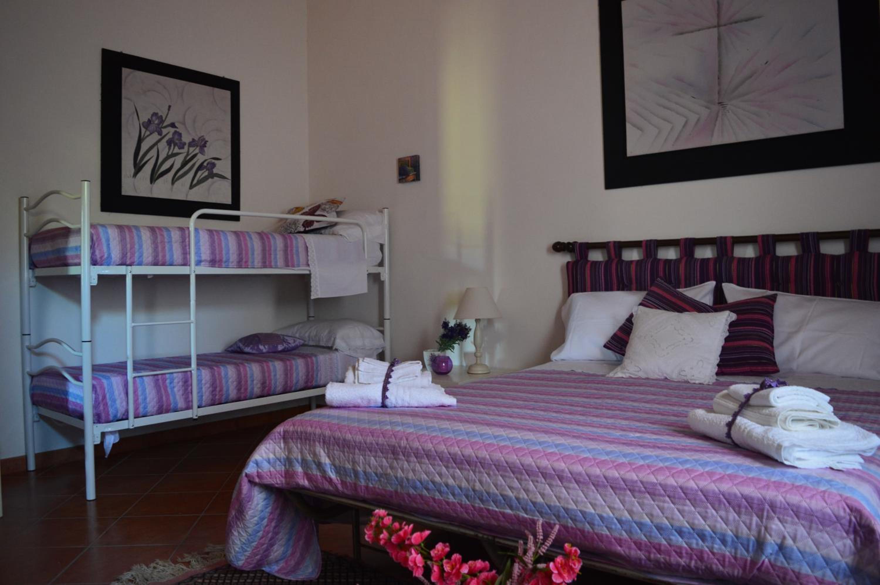 Triple Room with Private Bathroom - Photo 4