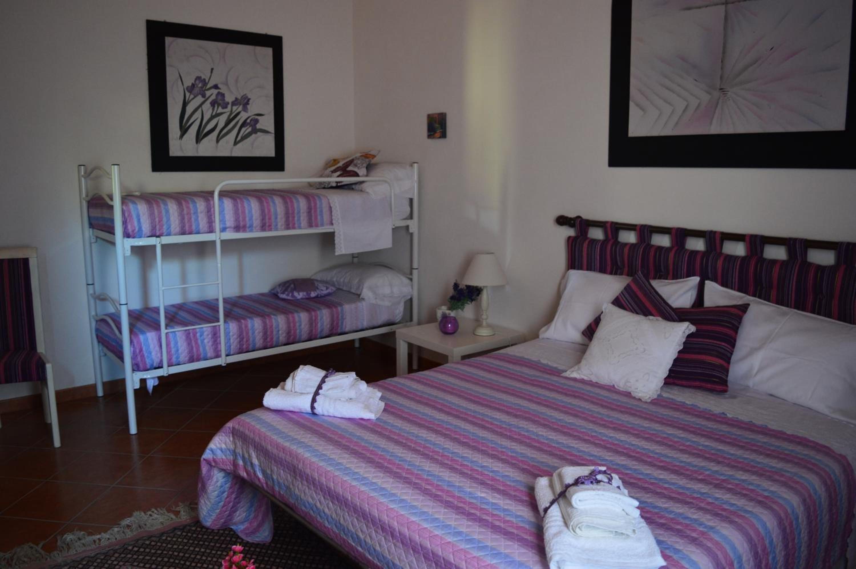 Triple Room with Private Bathroom - Photo 3