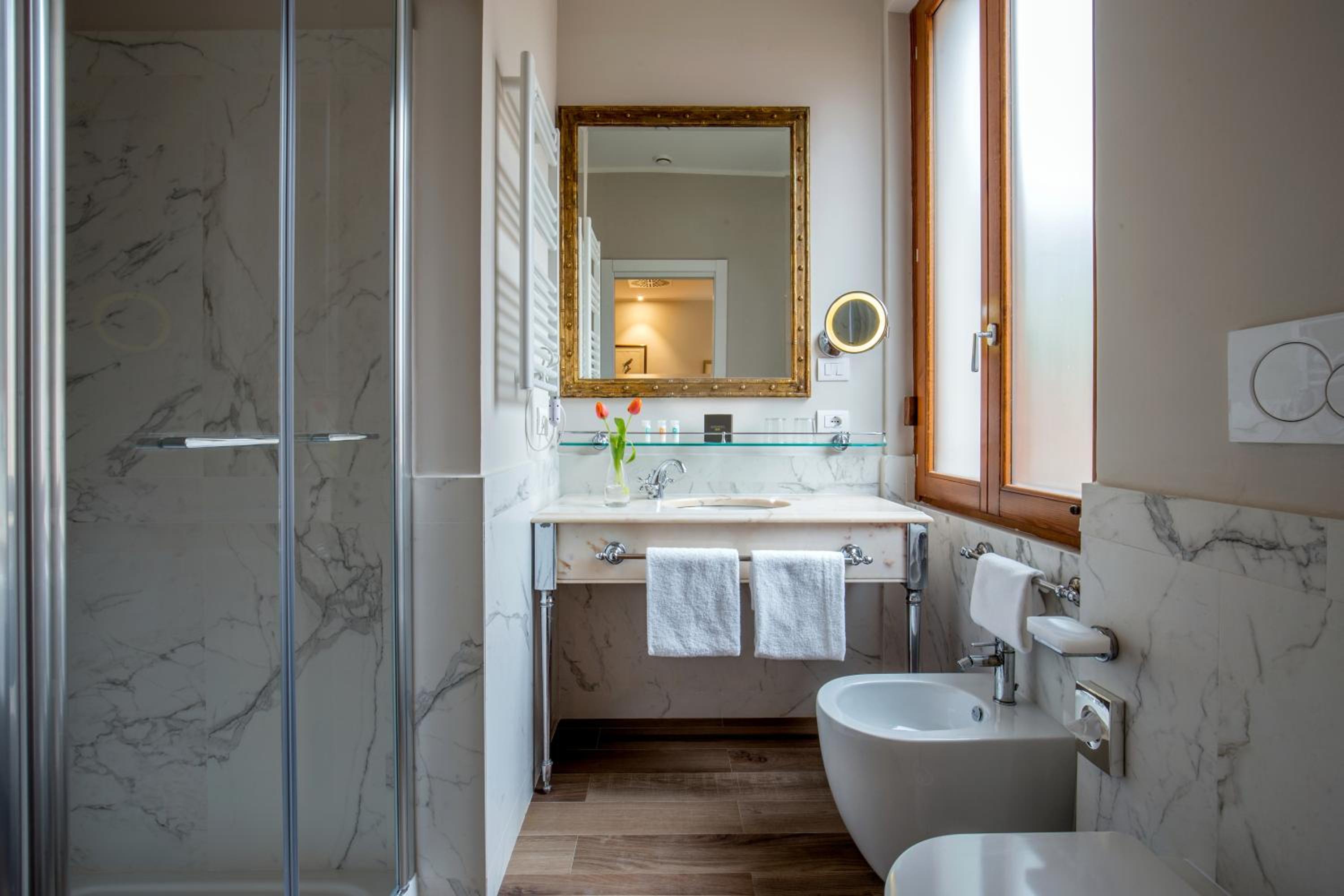 Superior Double or Twin Room photo 3