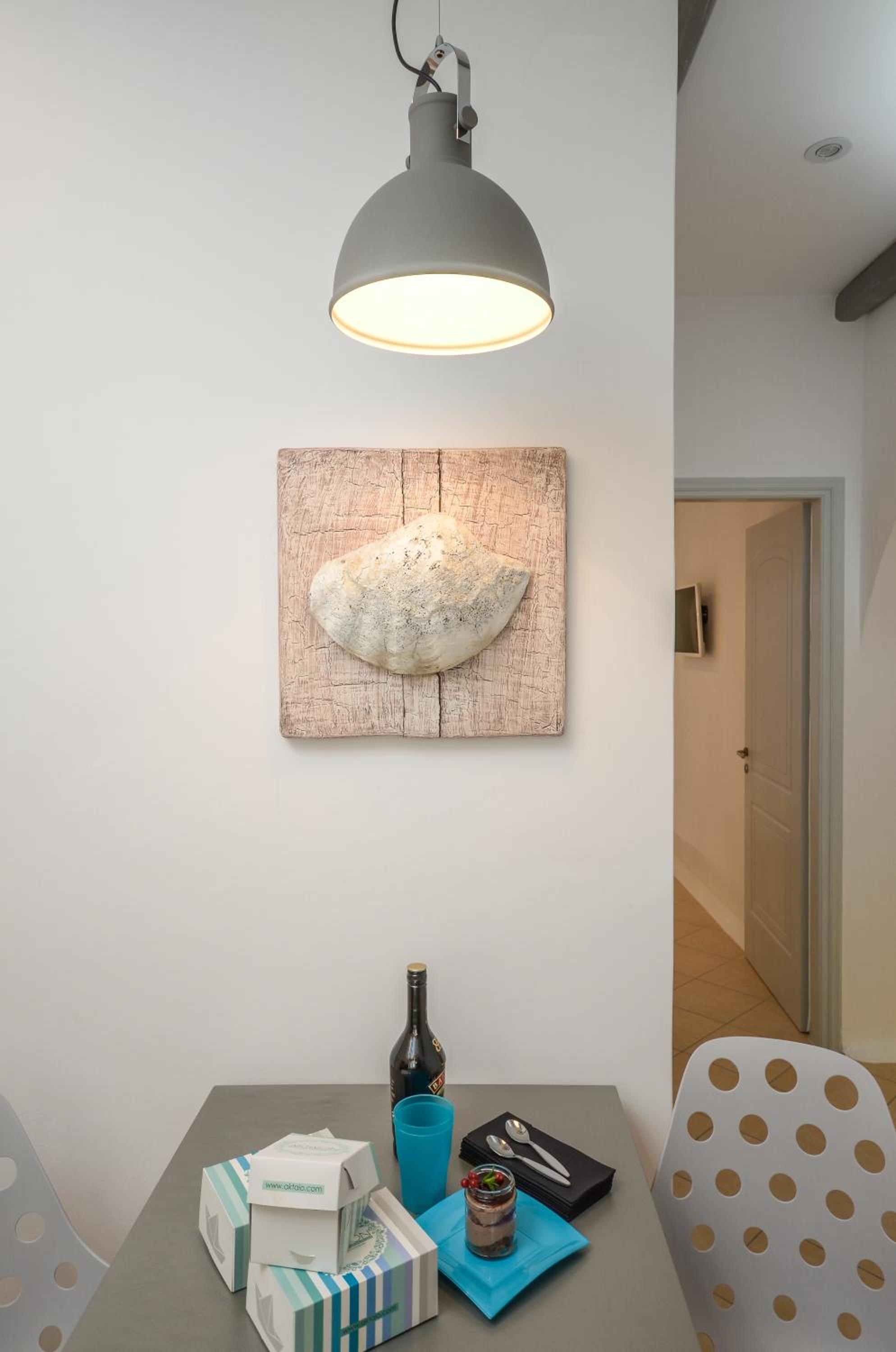 One-Bedroom Apartment - Photo 14